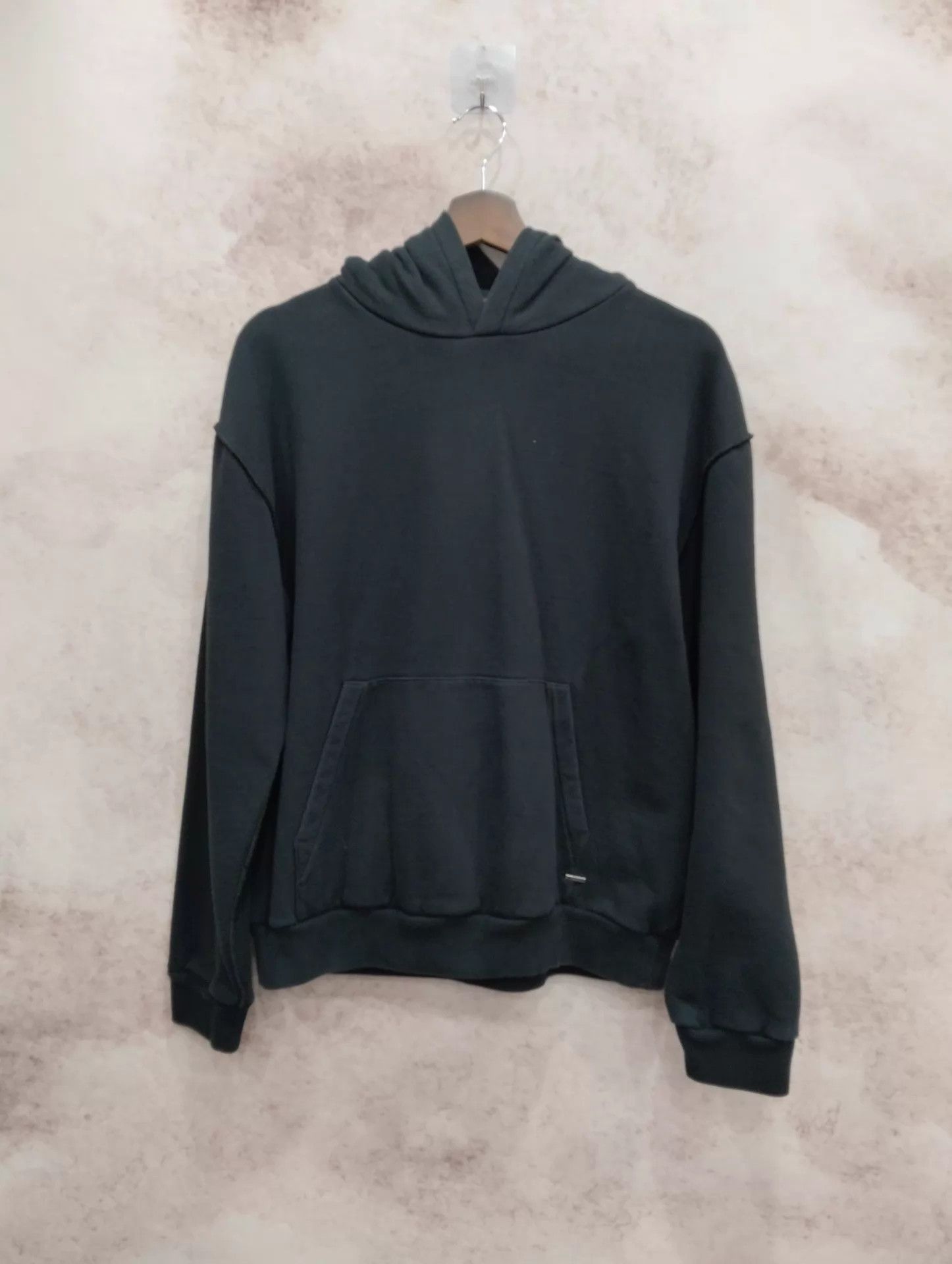 Louis Vuitton LV Black Logo Letter Hoodie L Size US L / EU 52-54 / 3 - 1 Thumbnail