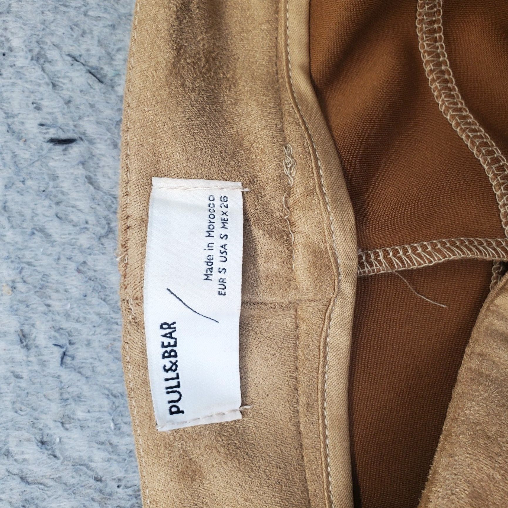 Vintage Pull&Bear Mini Skirt Womens Size S Brown Faux Suede Boho Chic Western High Waist Skirt Womens Small Brown 90s Style Fashion Girl Mens Girls Size 28" / US 6 / IT 42 - 5 Thumbnail