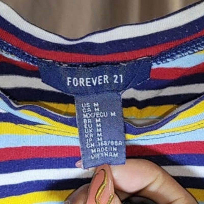 Forever 21 Forever 21 Multi Color Short Sleeve Shirt Size Medium Size M / US 6-8 / IT 42-44 - 4 Thumbnail