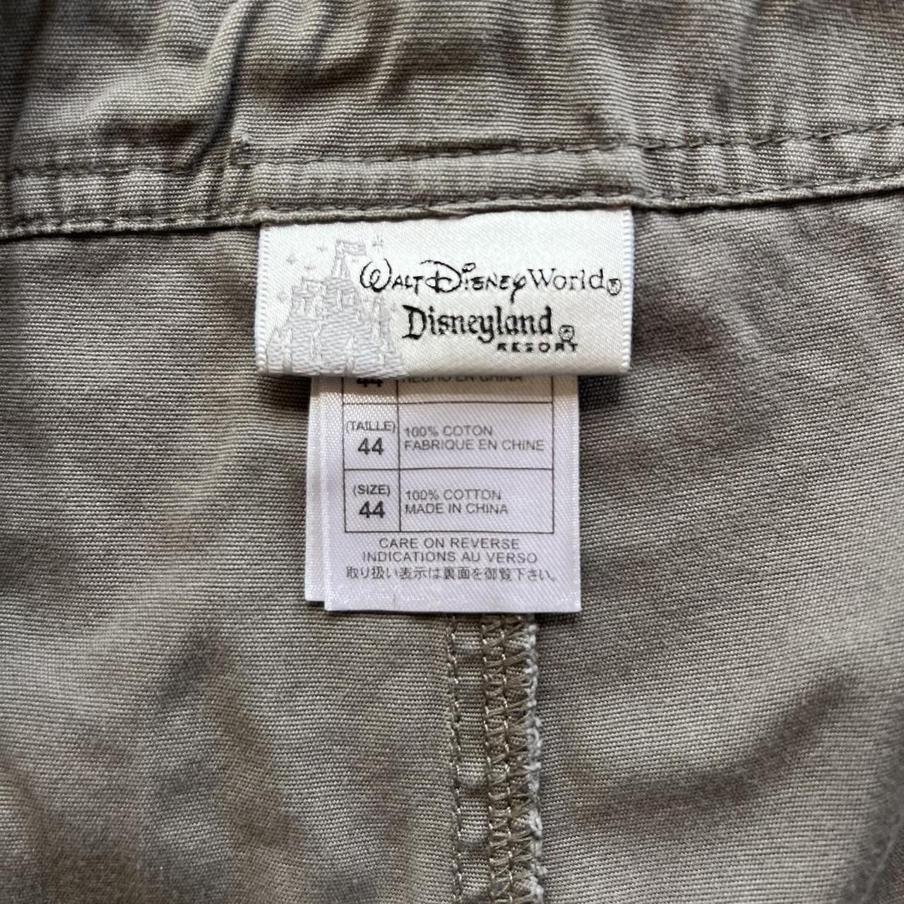 Disney Crazy Vintage Y2K/2000s Baggy DisneyLand Resort Disney Essential Cargo Shorts! Size US 44 / EU 60 - 6 Thumbnail