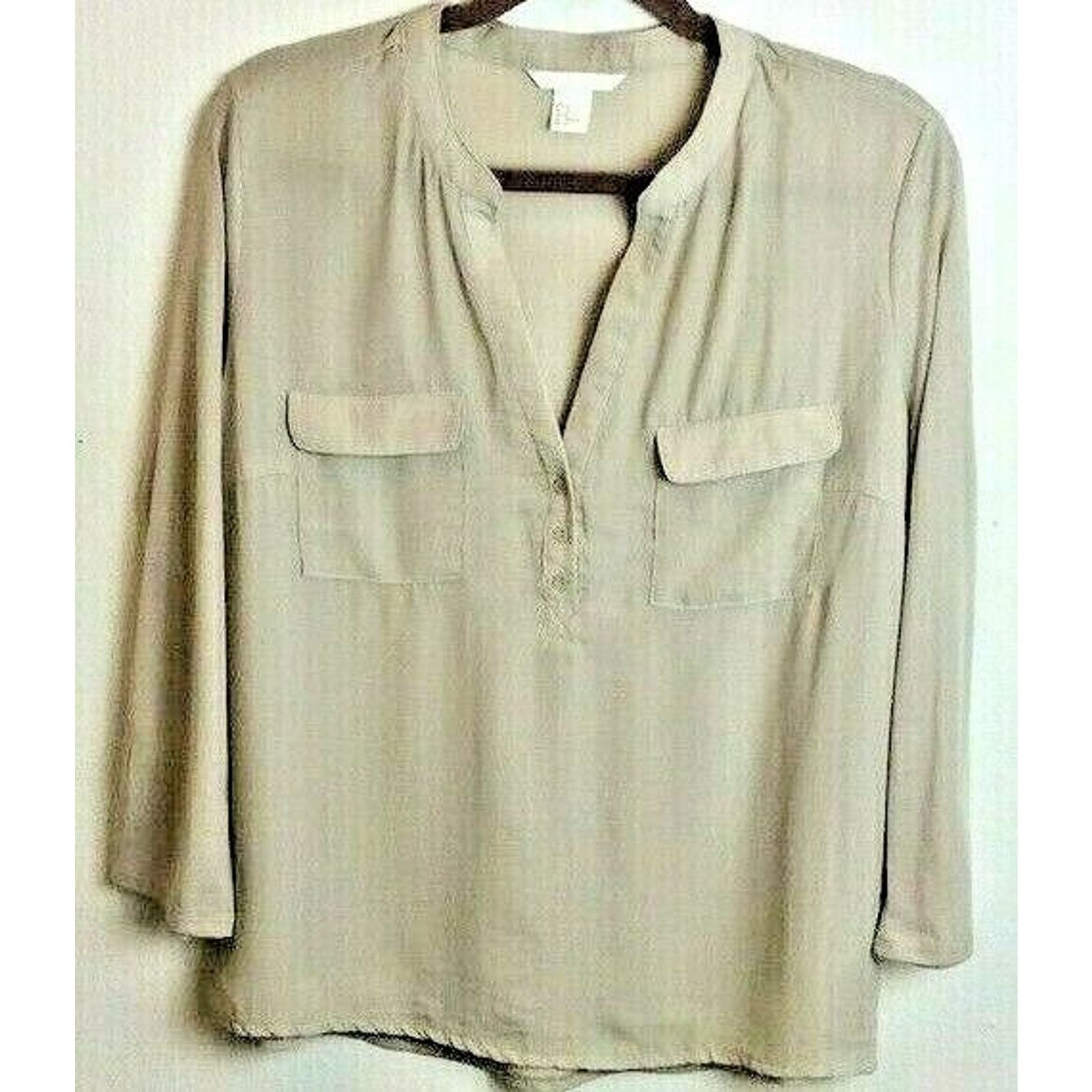 H&M H & M Blouse Double Front Pockets V Neckline 100% PolySize M Size M / US 6-8 / IT 42-44 - 4 Thumbnail