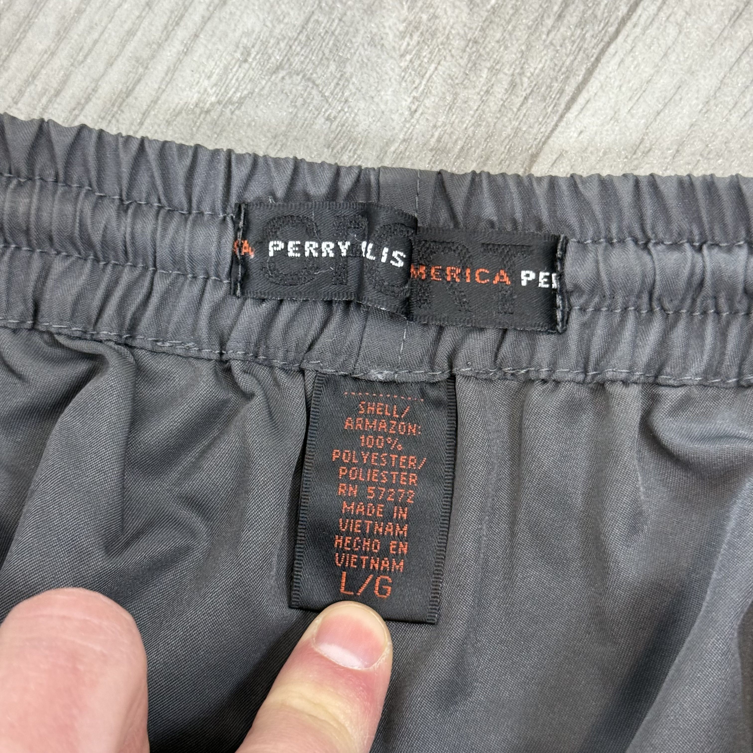 Perry Ellis Vintage Perry Ellis Sport 90s Grey Nylon Trackpants Size US 34 / EU 50 - 7 Thumbnail