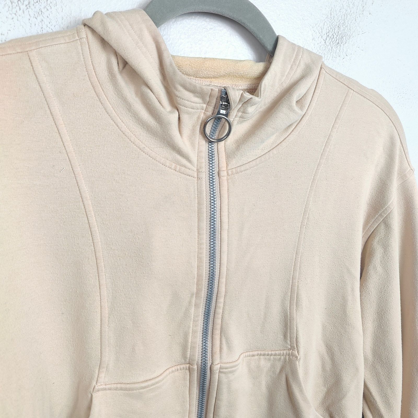 Lululemon Lululemon Catch a Breath Zip Hoodie Womens 4 Ivory Peach Size S / US 4 / IT 40 - 2 Thumbnail