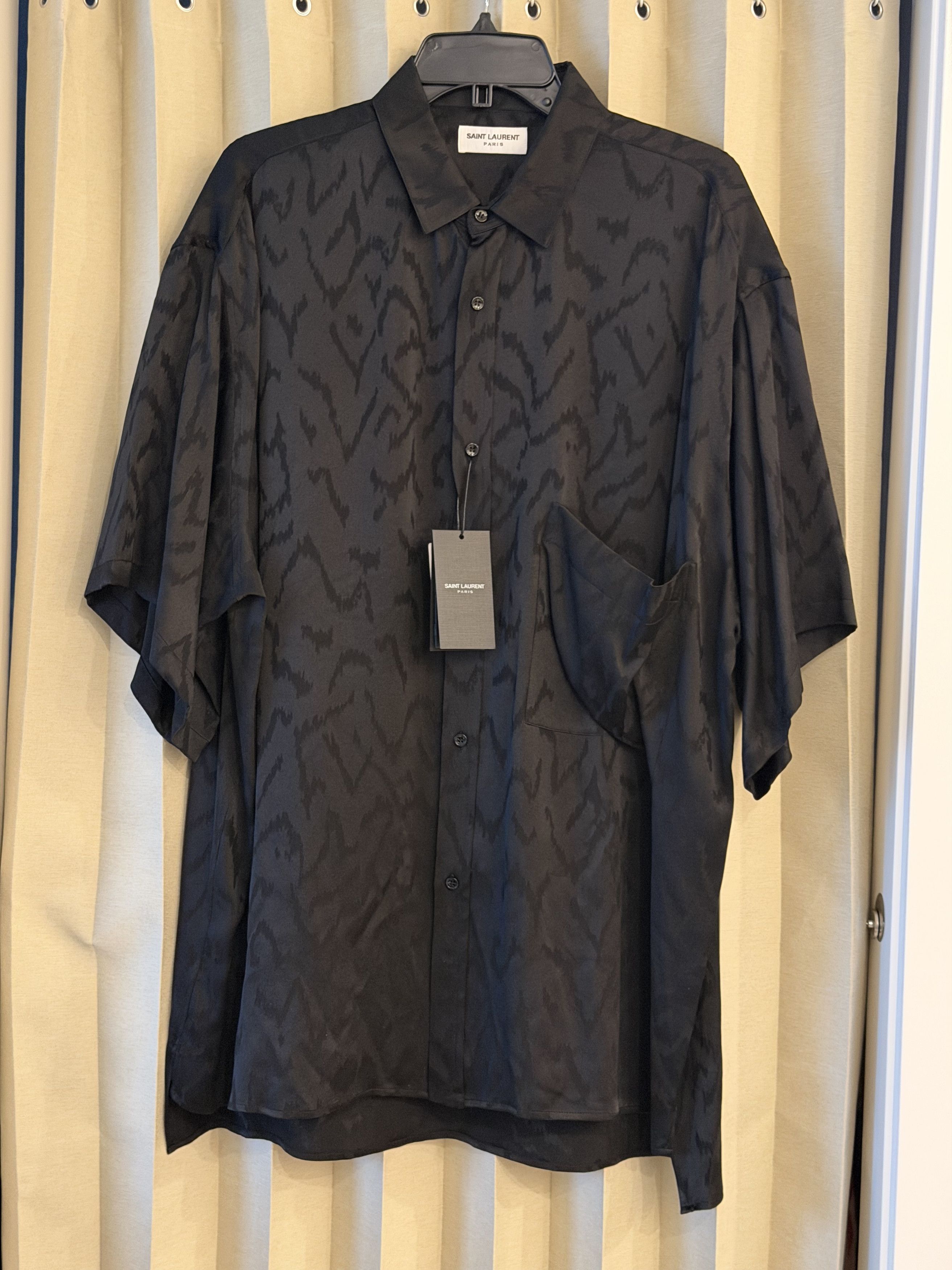 Saint Laurent Paris OVERSIZE SHIRT IN MATTE AND SHINY SILK Size US L / EU 52-54 / 3 - 1 Thumbnail