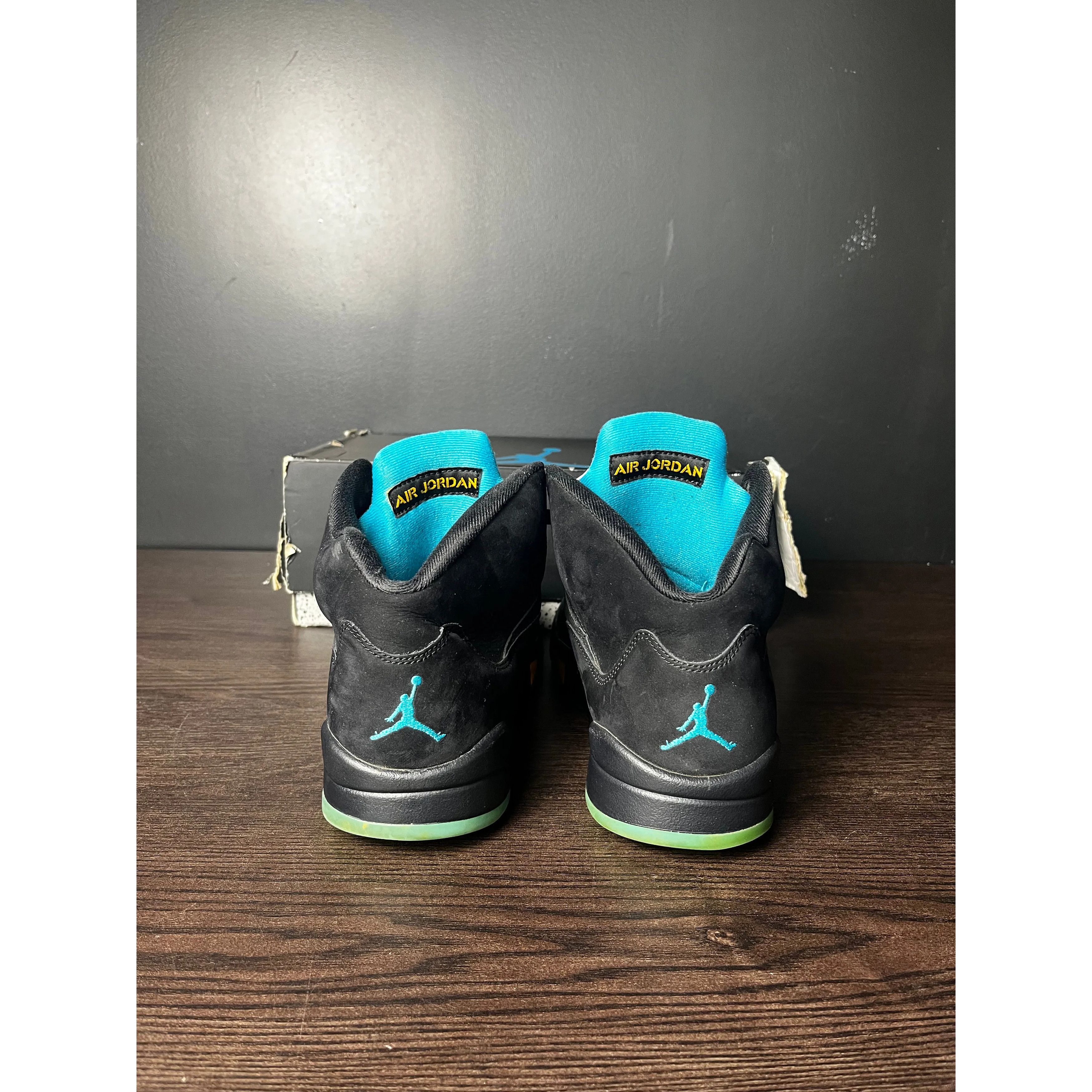 Jordan Brand Air Jordan 5 Retro "Aqua" **PRE-OWNED** Size US 11.5 / EU 44-45 - 4 Thumbnail