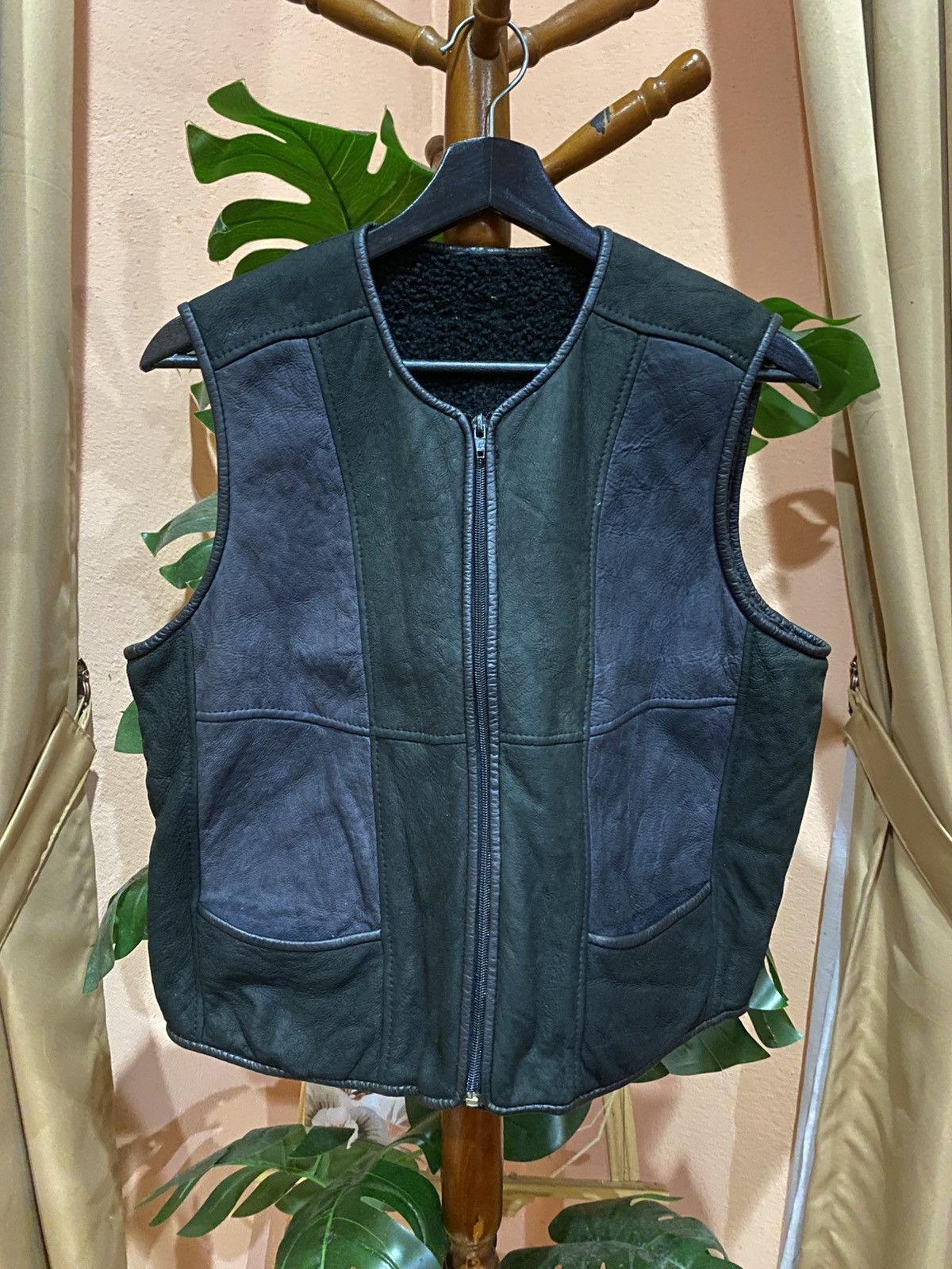 Other Malubel Australian Shearling Leather Vest - Men’s Two-Tone Size US M / EU 48-50 / 2 - 1 Thumbnail