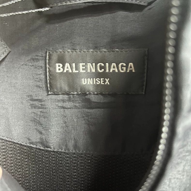 Balenciaga Balenciaga Black Solid Color Logo Printed Zipper Stand up C Size US XS / EU 42 / 0 - 2 Thumbnail