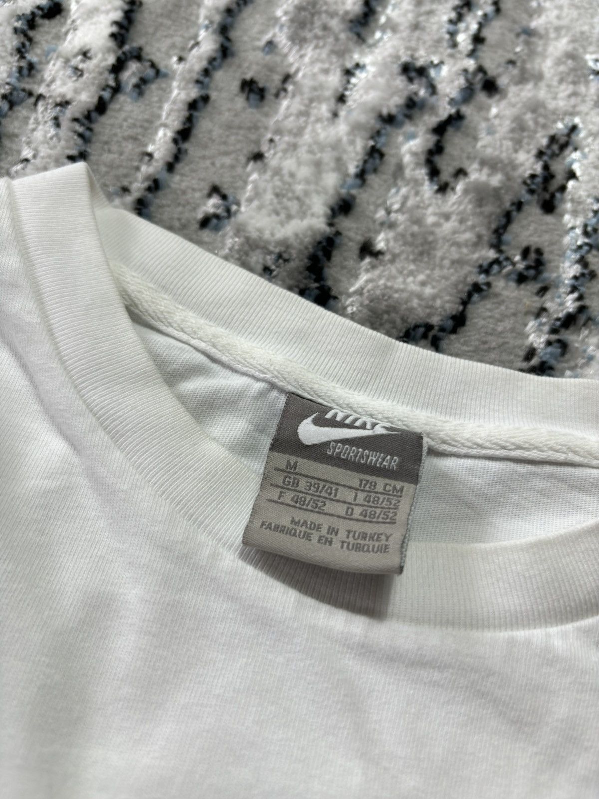 Nike Vintage Y2k Nike Small Swoosh Logo T-shirt White Drill Drip Size US M / EU 48-50 / 2 - 3 Thumbnail