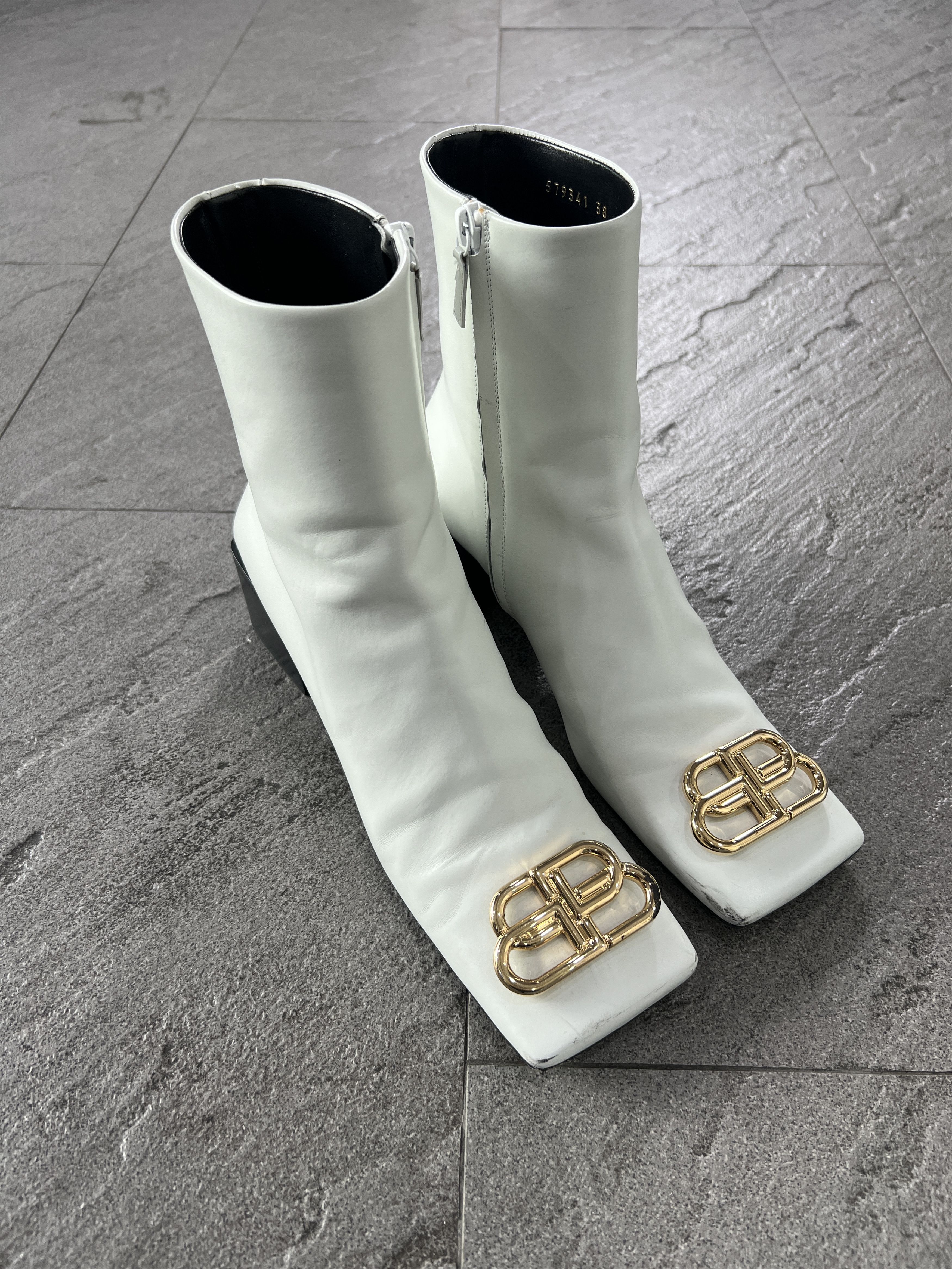 Balenciaga Balenciaga BB Logo Square Toe Ankle Boots White 38 Size US 8 / IT 38 - 3 Thumbnail