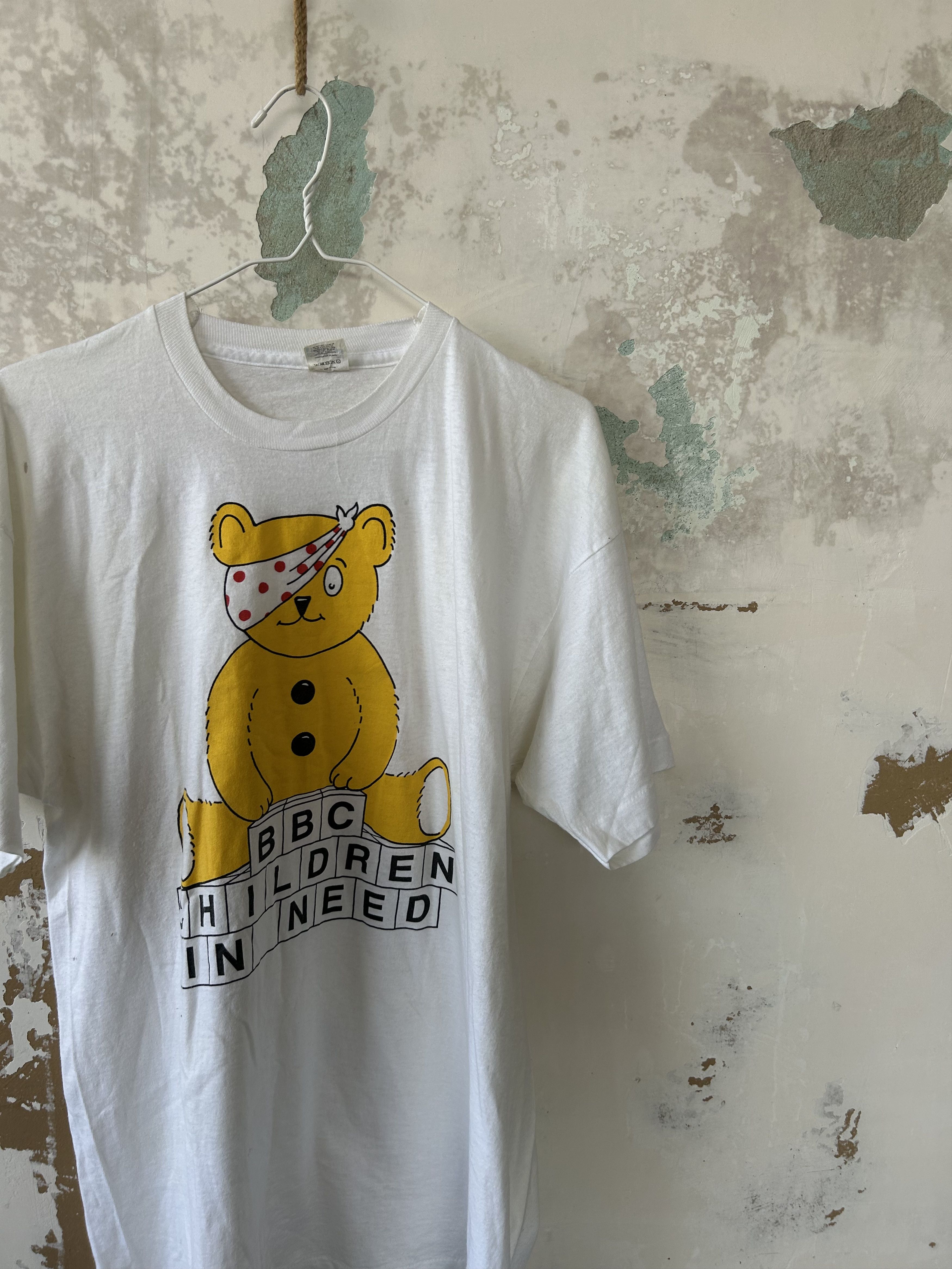 Vintage 1986 BBC Children In Need Sick Bear Promo T-shirt Size US XL / EU 56 / 4 - 2 Thumbnail