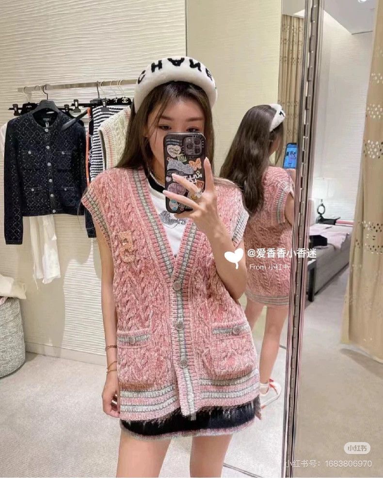 Chanel Chanel Pink velvet heavy industry stud beads size 5 sweater Size XS / US 0-2 / IT 36-38 - 8 Thumbnail