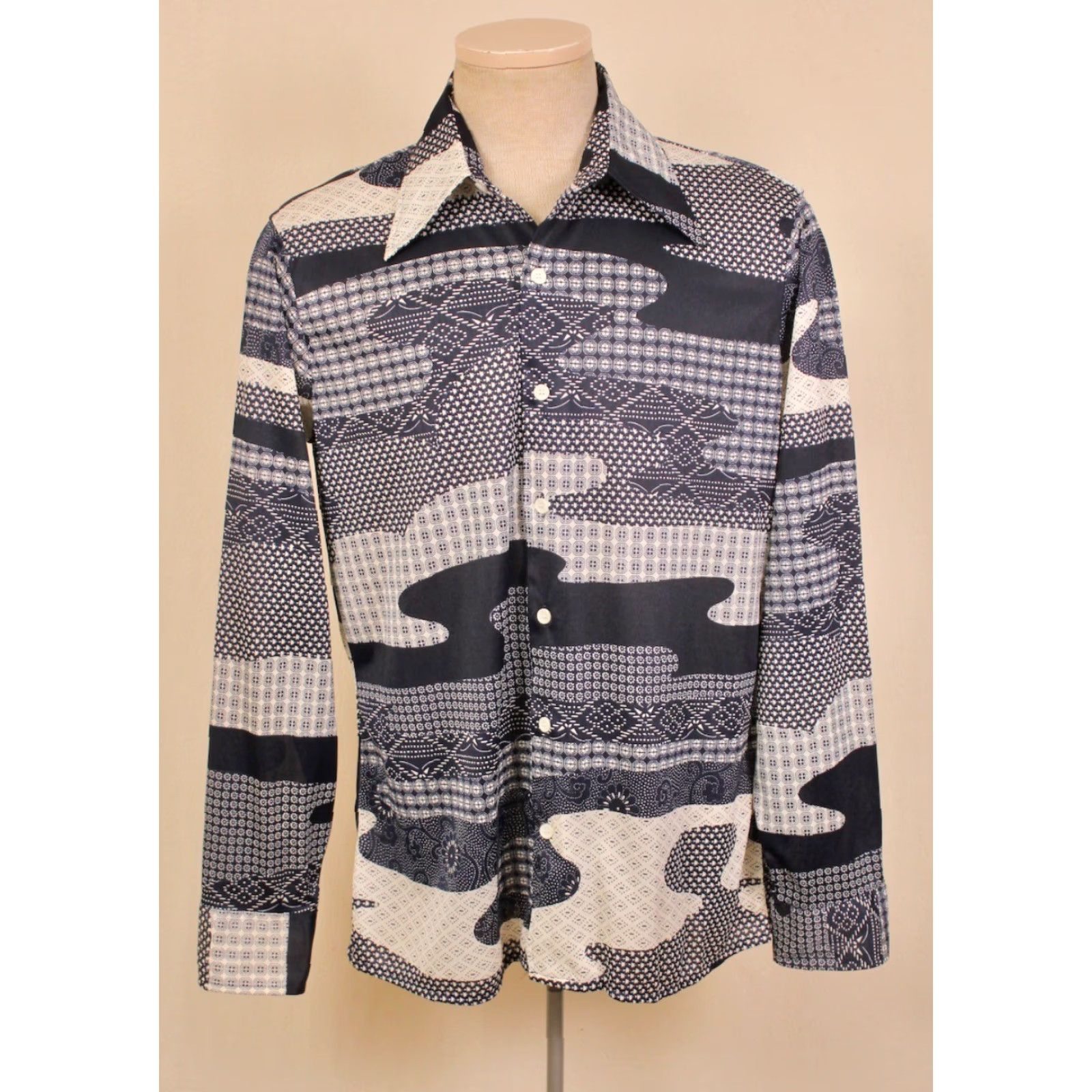 Arrow VINTAGE 70s Shirt Arrow Mens Blue Nylon Abstract Print Long Sleeve 1970s Disco Size US L / EU 52-54 / 3 - 2 Thumbnail