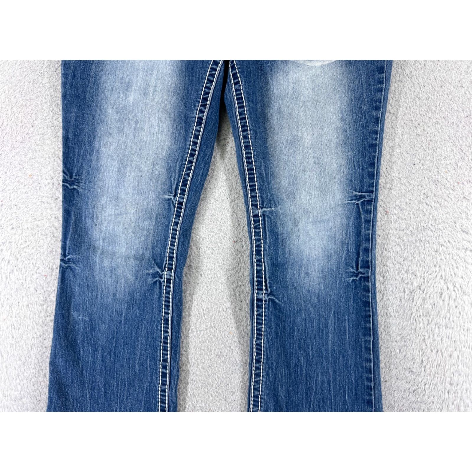 Vintage Maurices Women's Jeans Size 9 Blue Denim Low Rise Flared Embroidered 5-Pocket Regular Fit Size 30" / US 8 / IT 44 - 3 Thumbnail