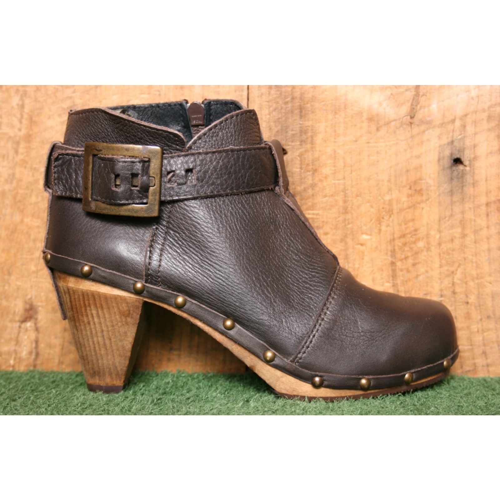 Vintage SANITA Brown Leather Booties High Wood Heel Ankle Boot 7 Womens EU 38 Zip Studded Wedge Leather Footwear Boots Size US 7 / IT 37 - 2 Thumbnail