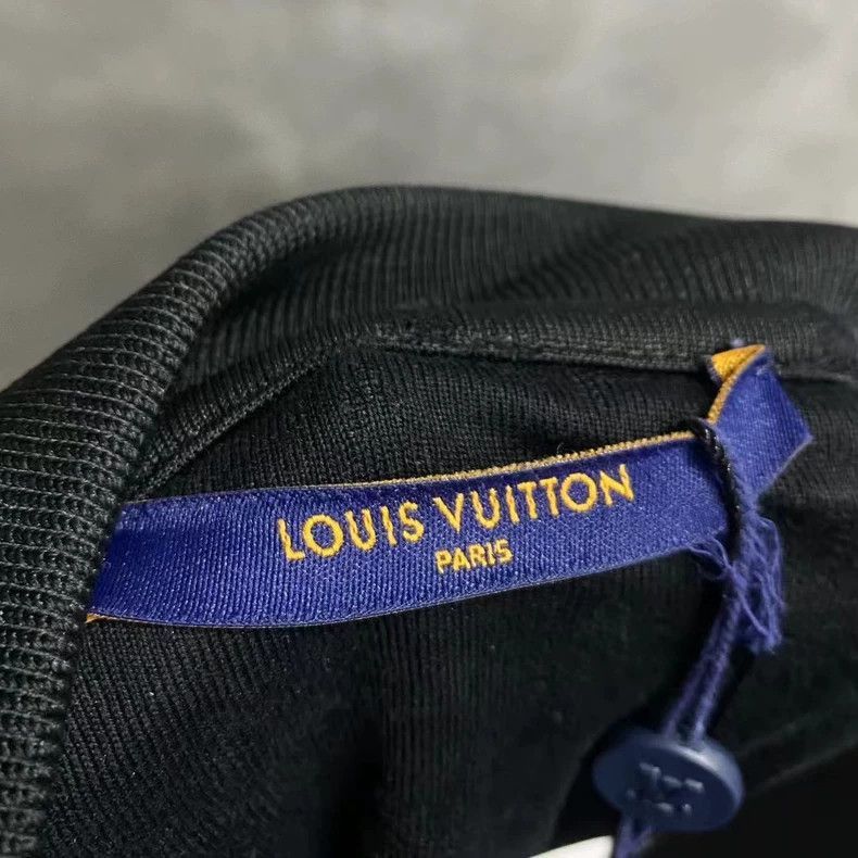 Louis Vuitton Louis Vuitton NBA Black Logo Short Sleeve Shirt-2506 Size US M / EU 48-50 / 2 - 3 Thumbnail