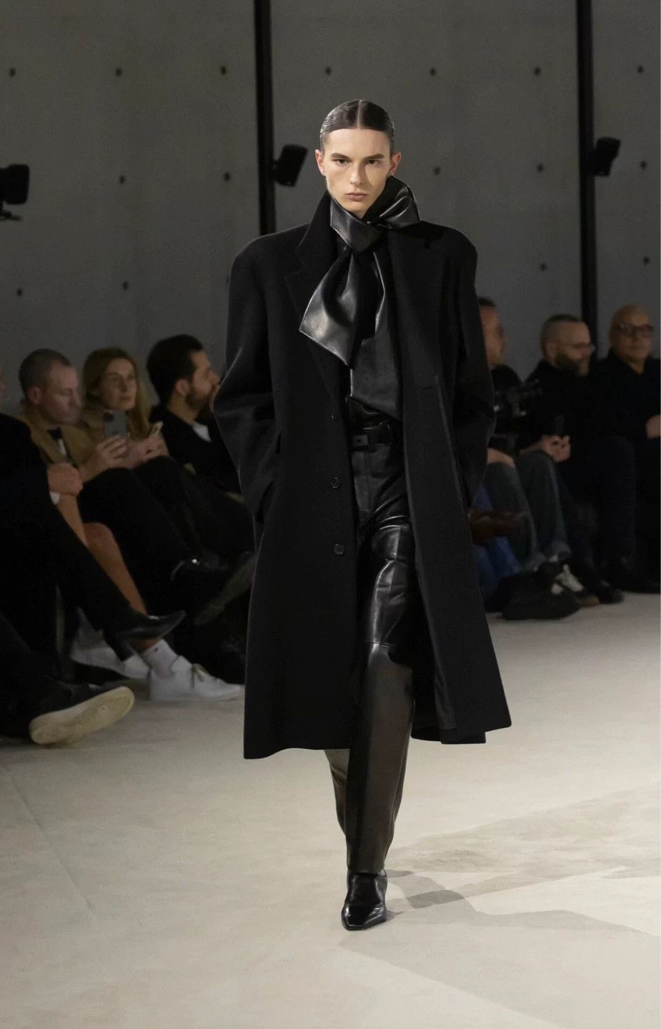 Saint Laurent Paris SLP Sheepskin Bow Jacket Size US M / EU 48-50 / 2 - 1 Thumbnail