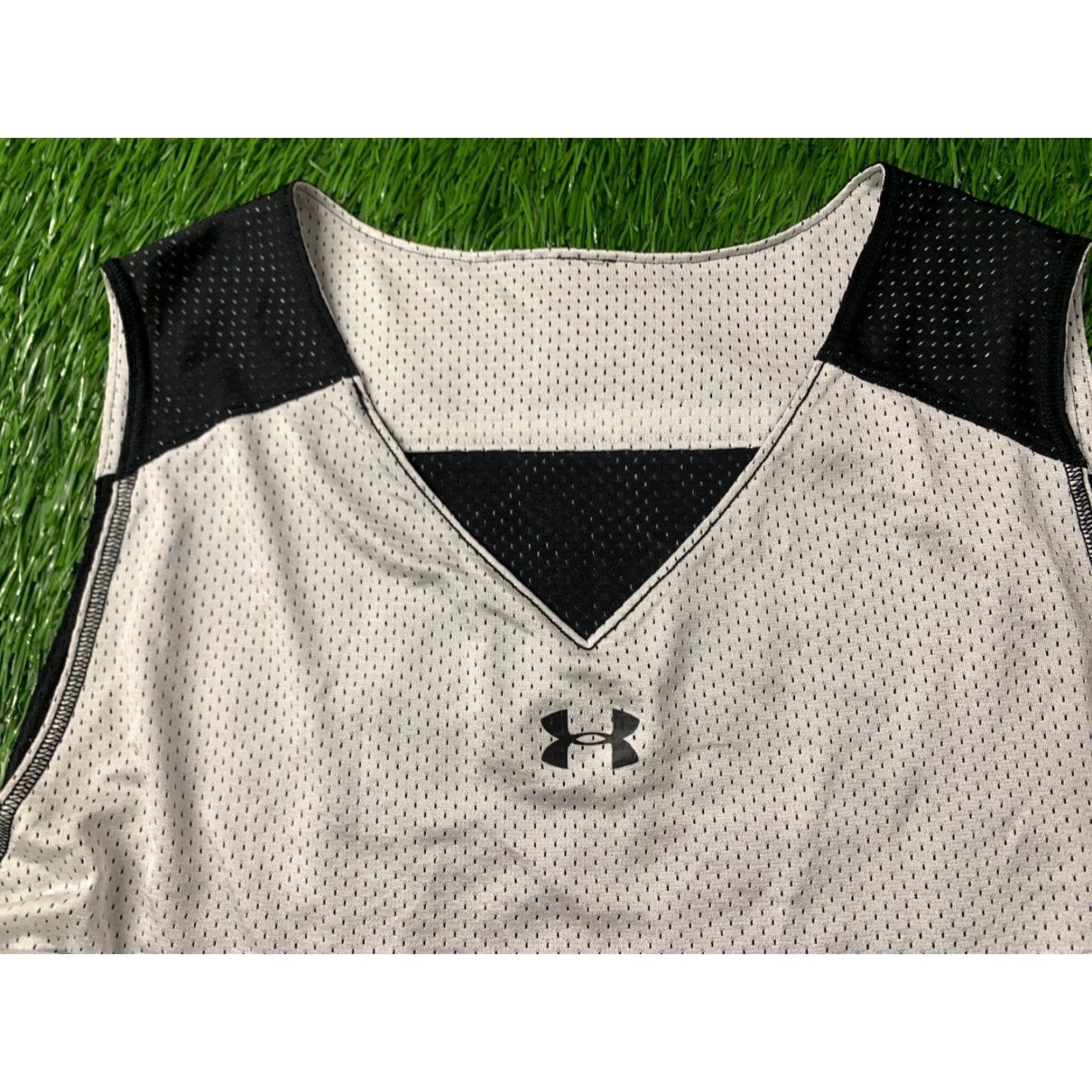 Under Armour UNDER ARMOUR Men Vest Shirt Double-Sided Training Base Layer 2017 XXXL White and Black CrossFit Short Sleeve 100% Polyester Size US XXL / EU 58 / 5 - 3 Thumbnail