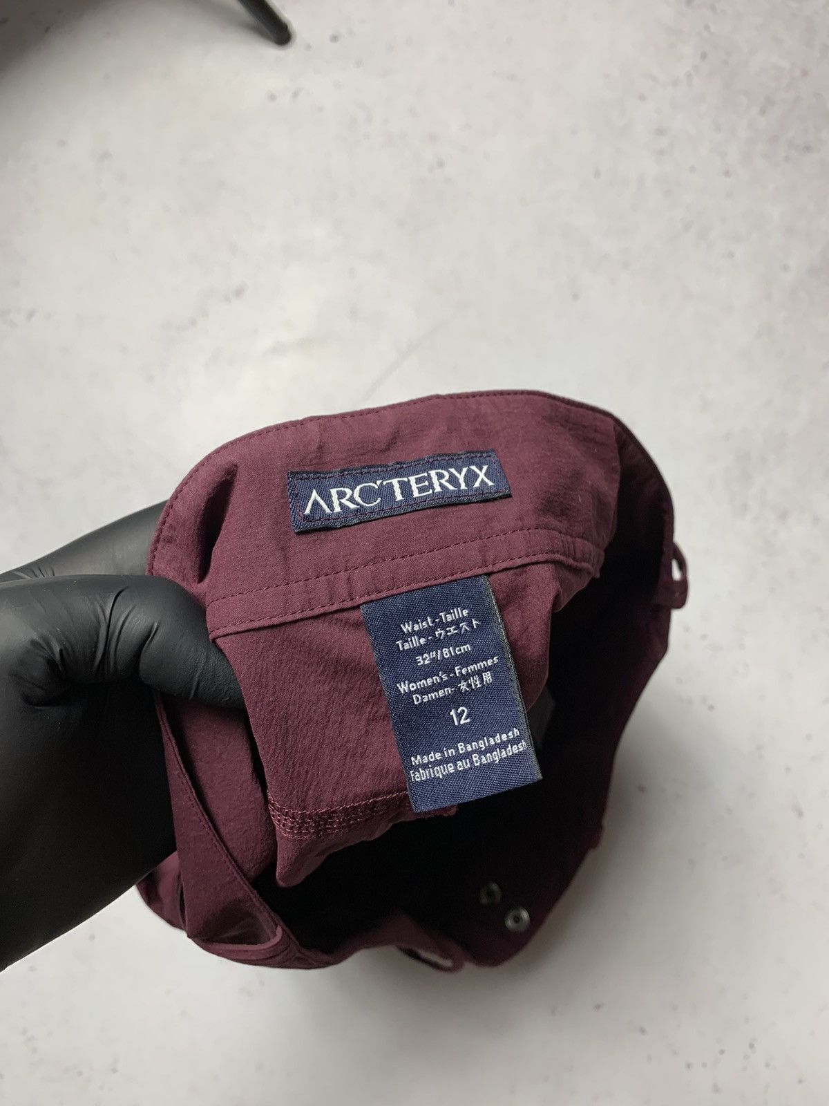 Arc'teryx × Vintage Vintage Arc'teryx Bordeaux Nylon Metal Cargo Shorts 34 Y2K Size 34" / US 12 / IT 48 - 8 Thumbnail