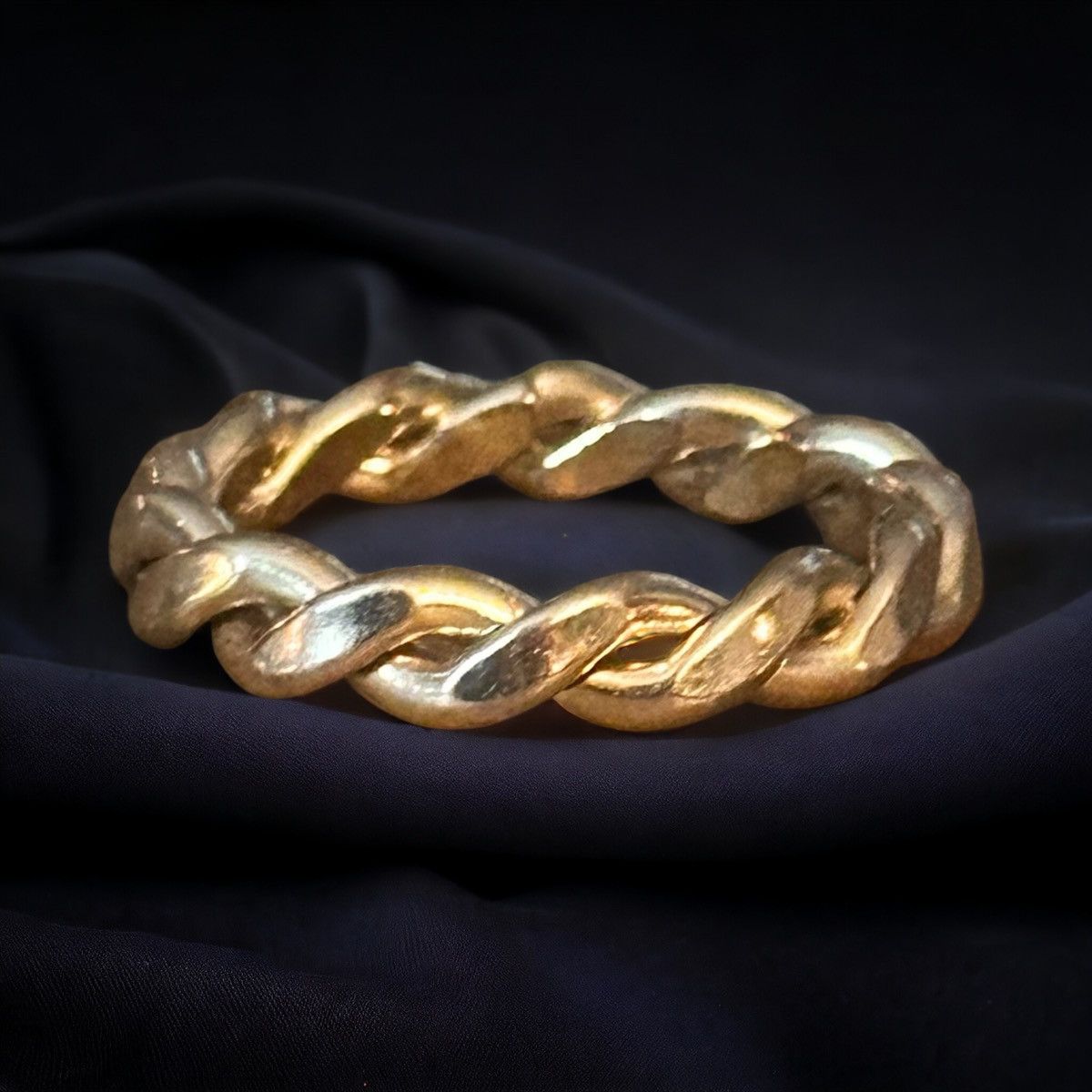 Other Gold tone thin twisted band ring Size ONE SIZE - 1 Thumbnail