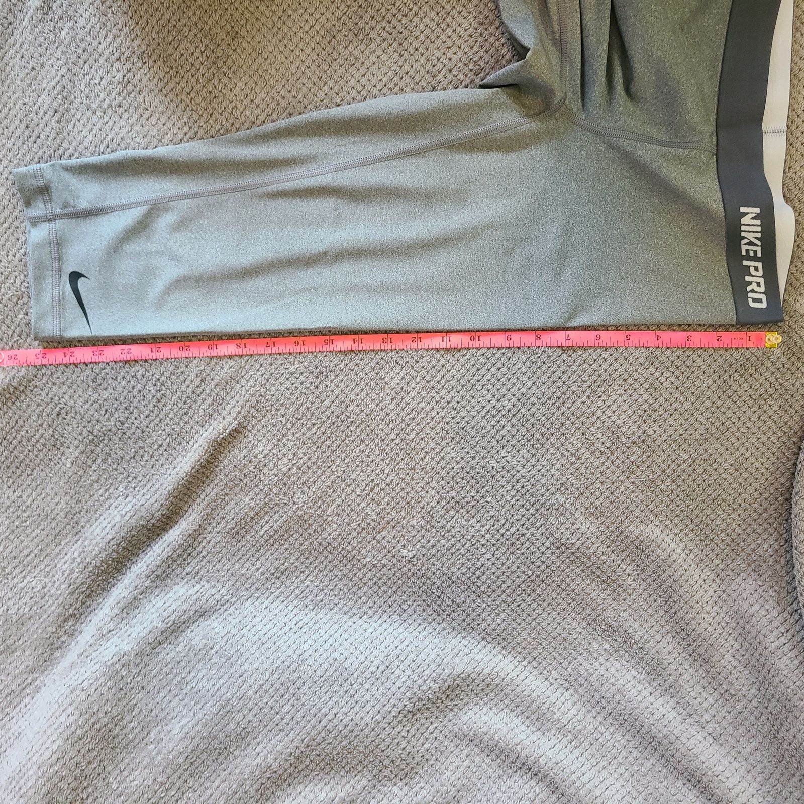 Nike Nike Pro Grey Capris S Women - 26"W 18"L Size 26" / US 2 / IT 38 - 6 Thumbnail