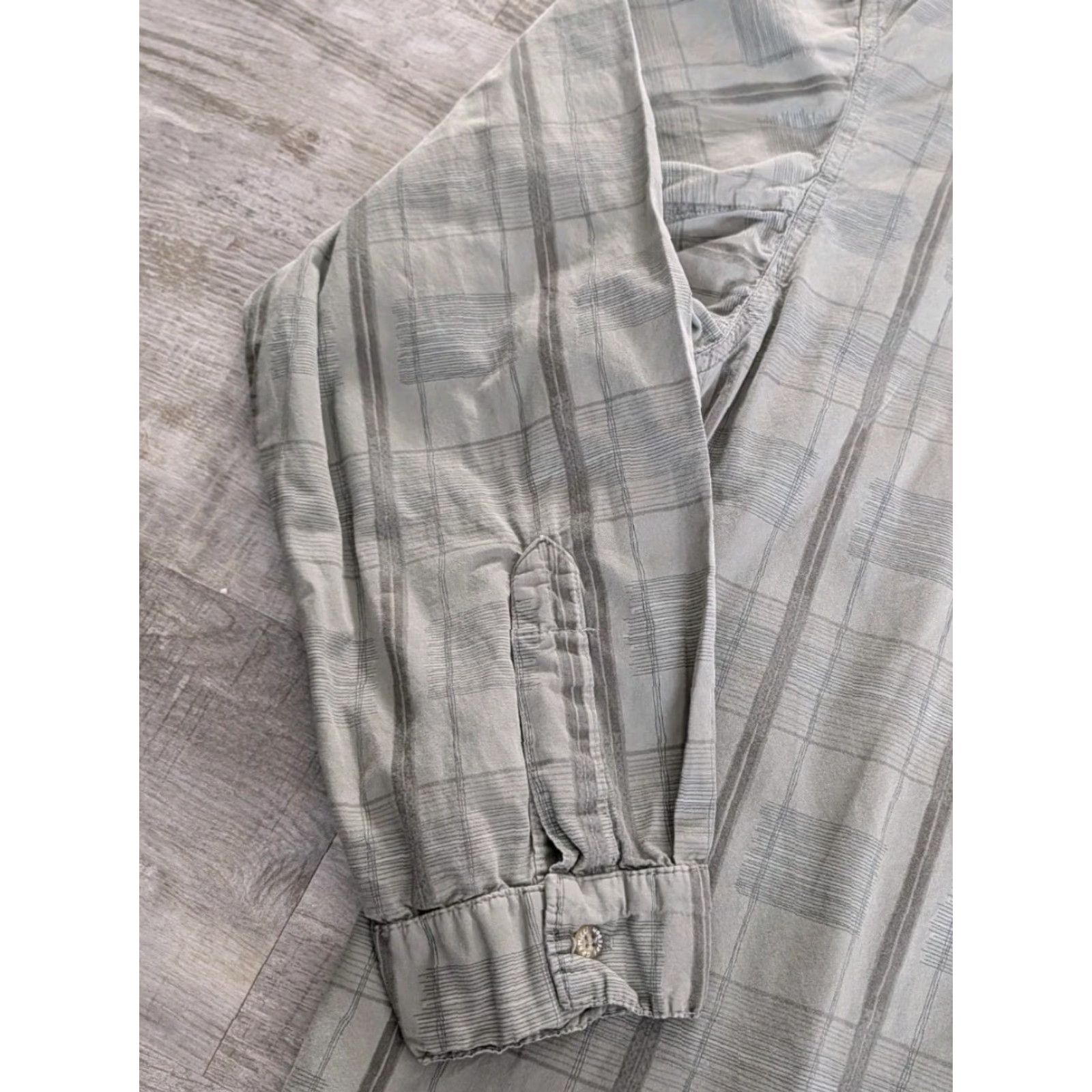 Gramicci VINTAGE Gramicci Button Up Shirt Mens XL Green USA Made Streetwear Shirt Mens XL Green Gramicci Button-Up Plaid Long Sleeve 90s USA Hip Hop Streetwear Size US XL / EU 56 / 4 - 7 Thumbnail