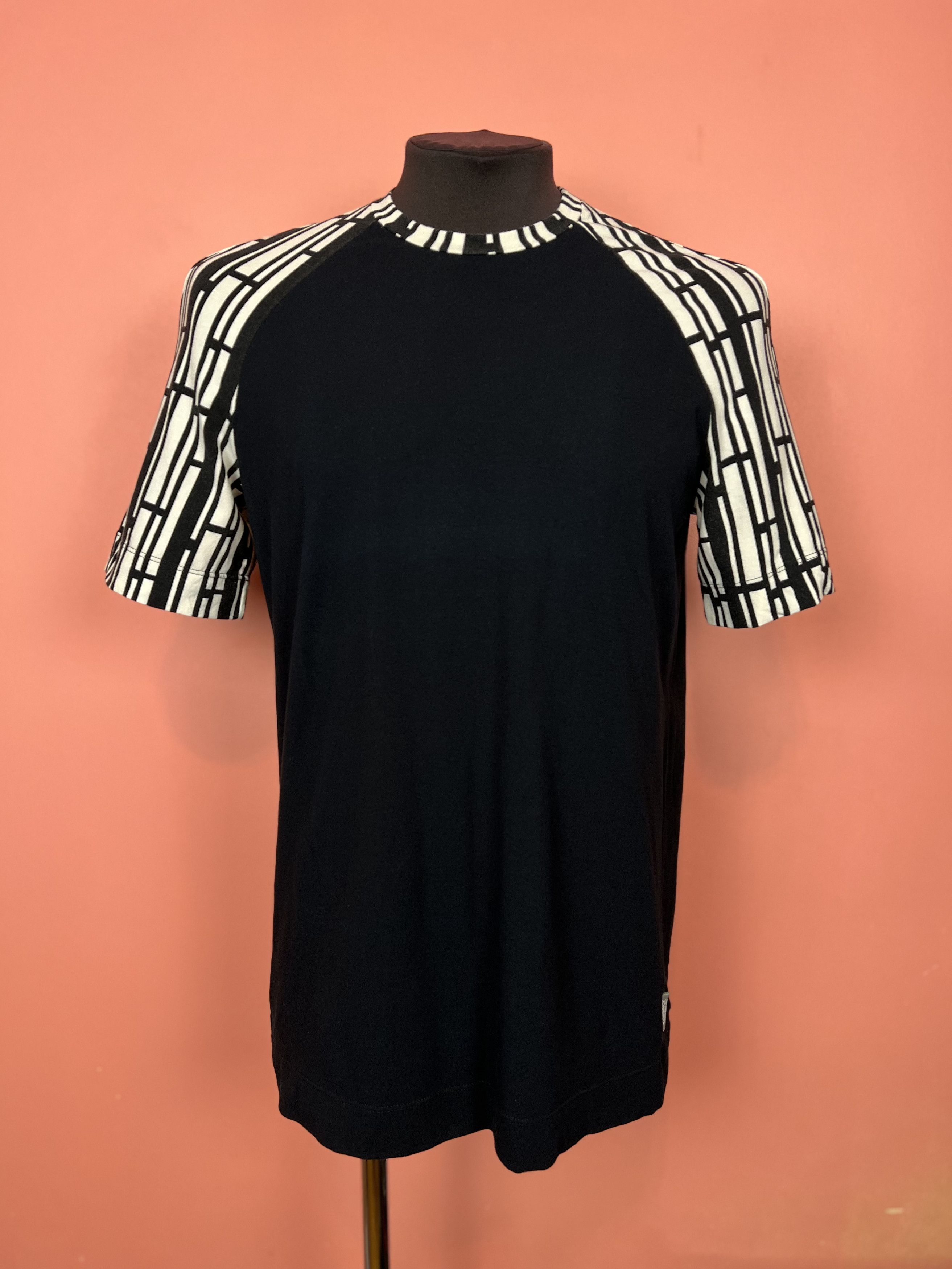 Versace Versace Jeans Couture shirt tee luxury blszk Size US XL / EU 56 / 4 - 9 Thumbnail