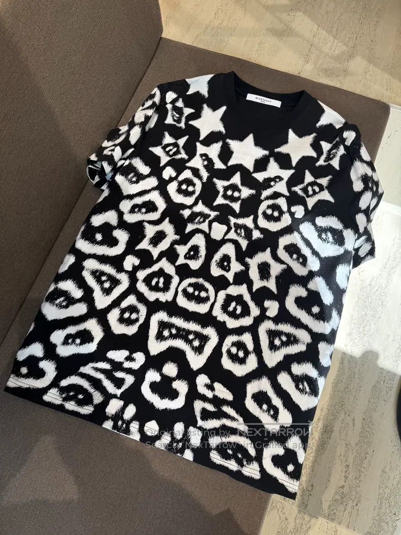 Givenchy Givenchy Black and White Starry Short Sleeve T-Shirt Size US M / EU 48-50 / 2 - 1 Thumbnail