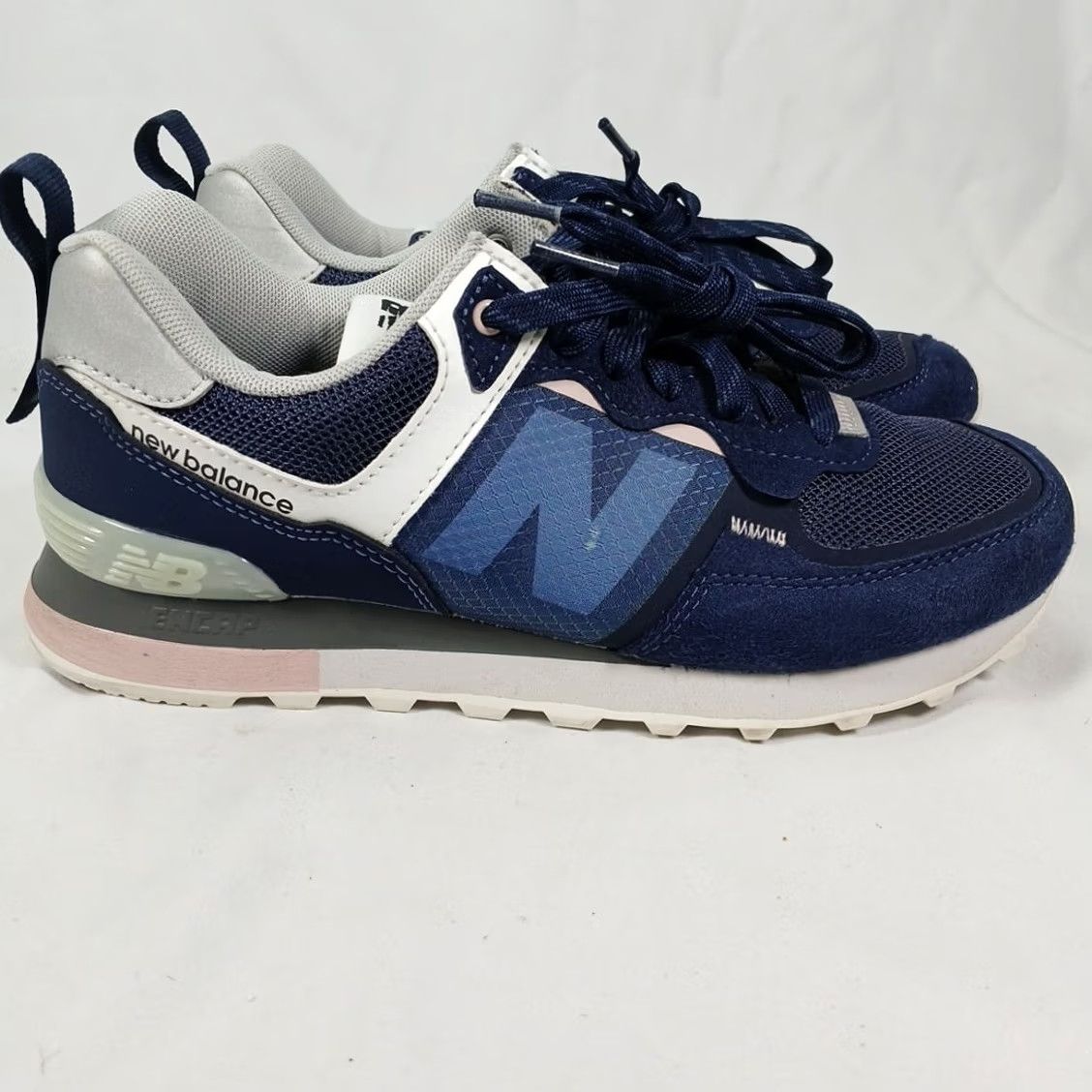 New Balance New Balance 574 WL574IL2 Women’s Size 7 Navy Pink Retro Running Sneakers Size US 7 / IT 37 - 5 Thumbnail