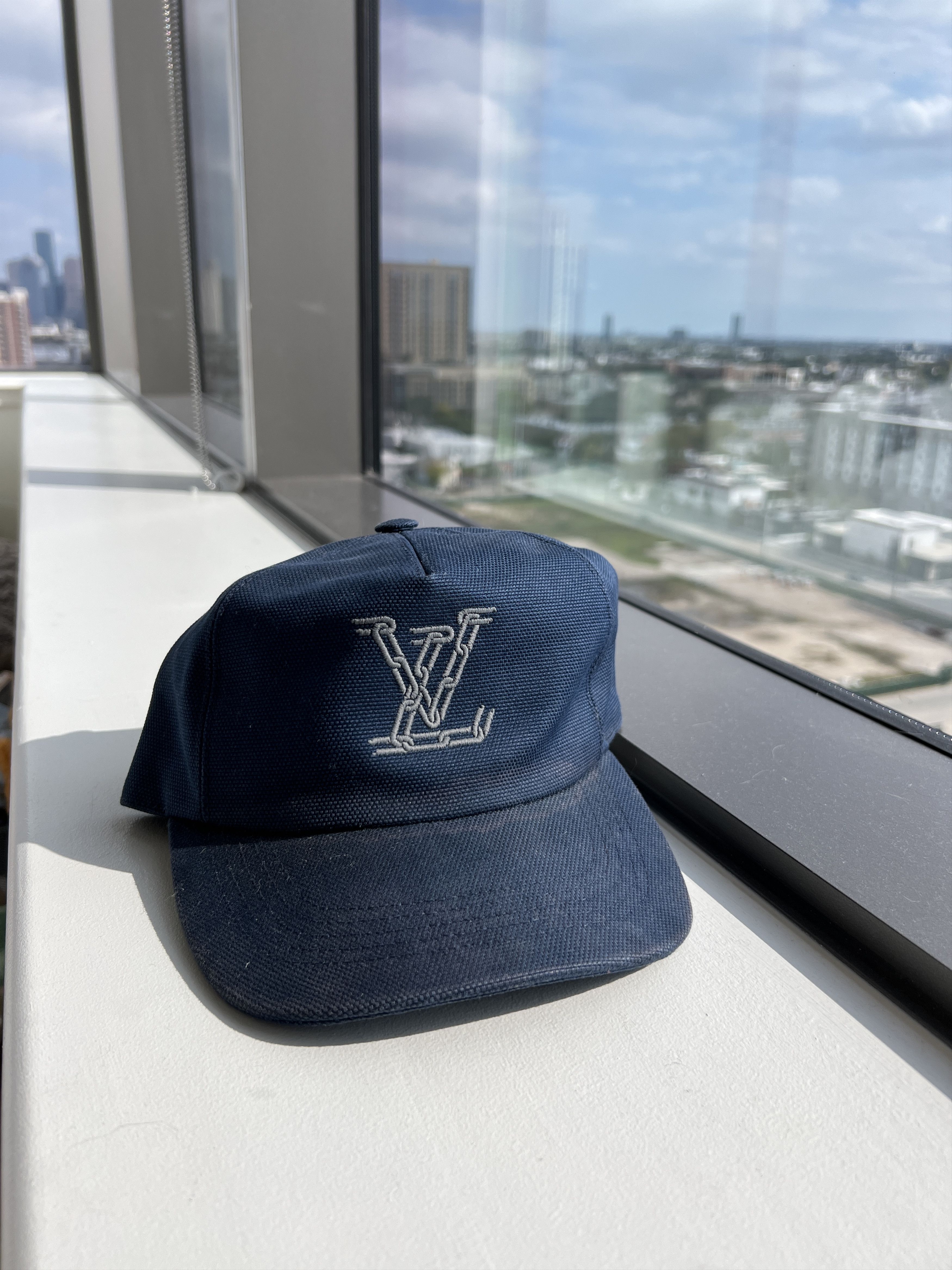 LOUIS VUITTON BY VIRGIL ABLOH MP2590 CHAIN EMBROIDRED CAP NAVY