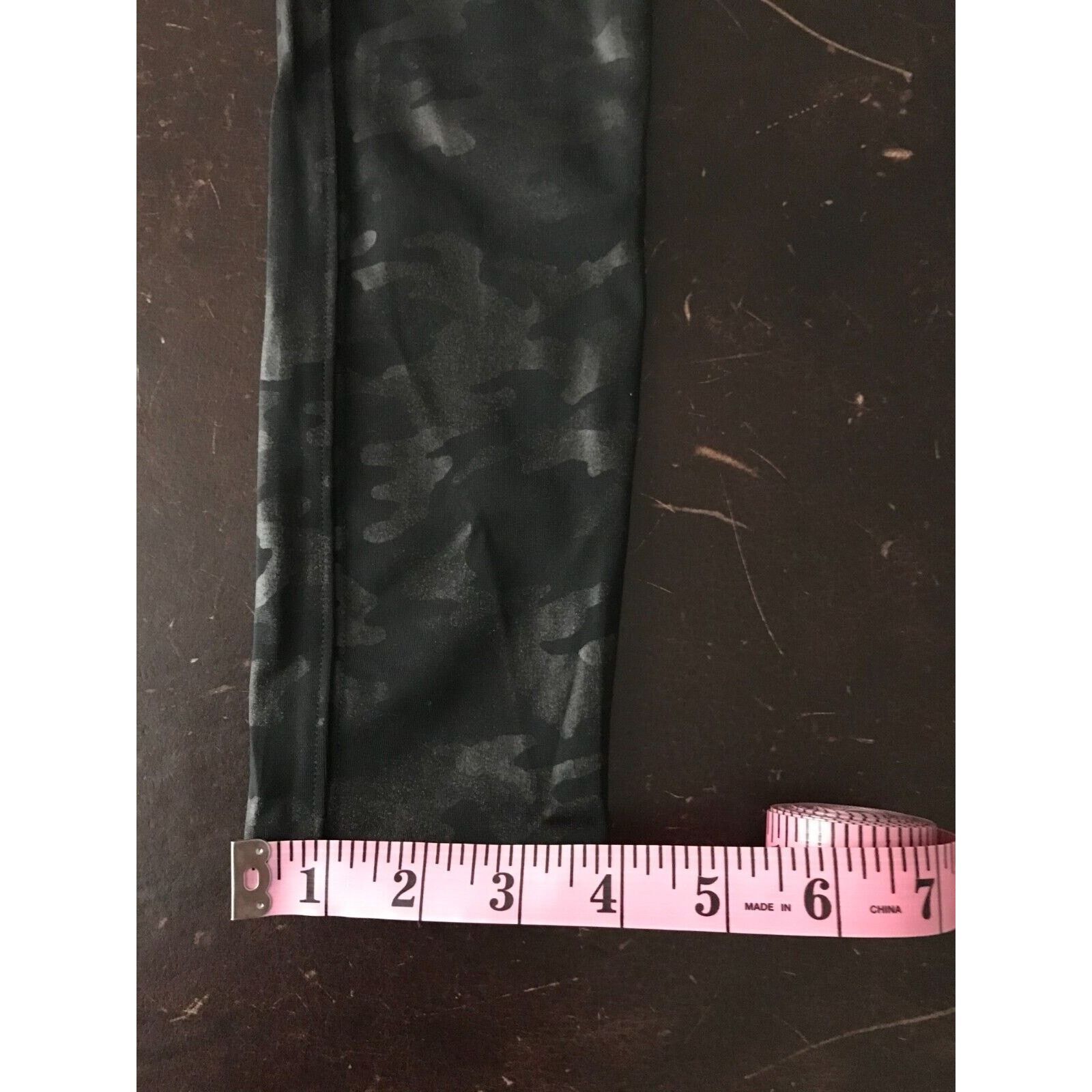 Spanx Spanx Faux Leather Camo Matte Black Leggings Size 27" / US 4 / IT 40 - 9 Thumbnail