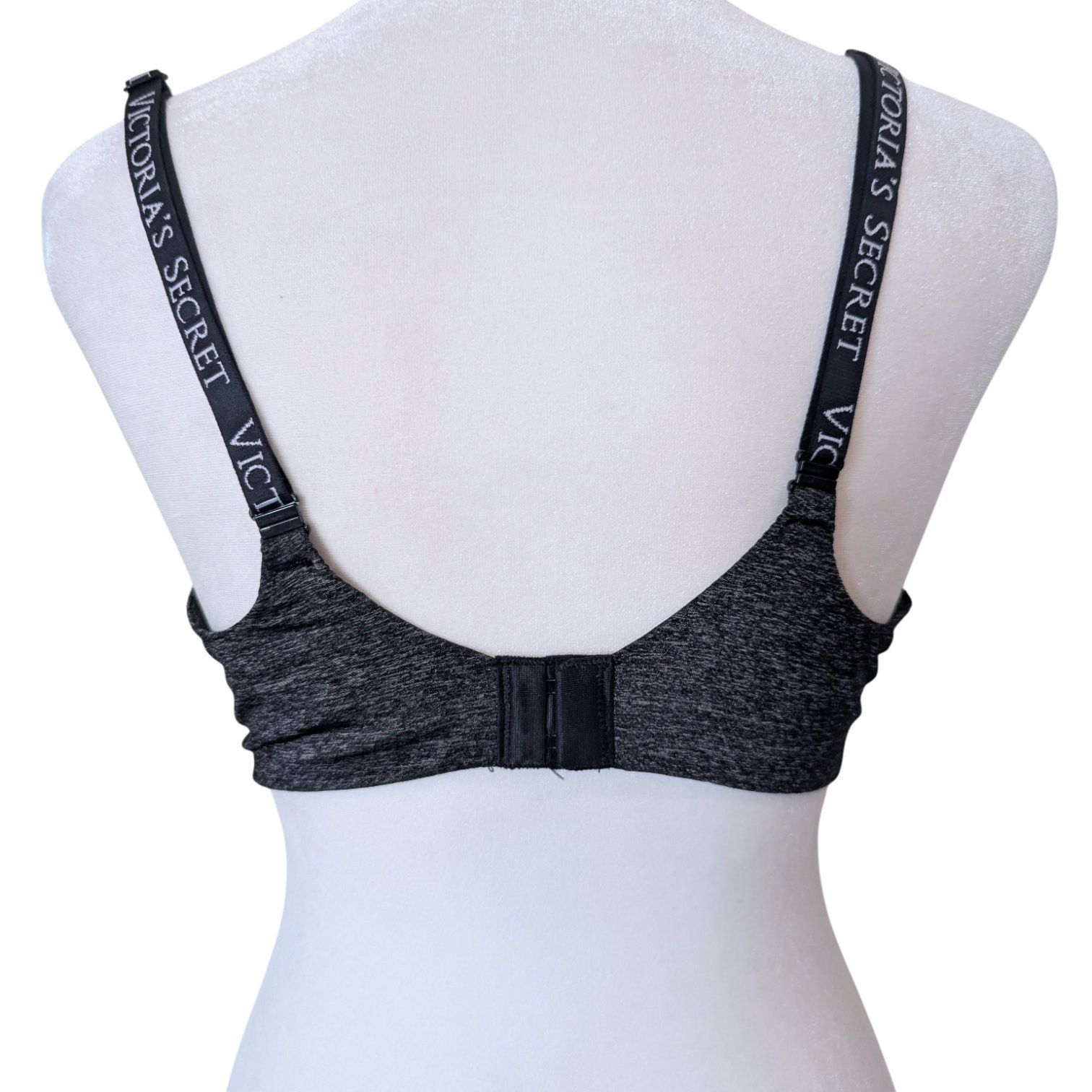 Victoria's Secret Victoria's Secret Heather Grey No Wire Tshirt Bra 36D Size ONE SIZE - 6 Thumbnail