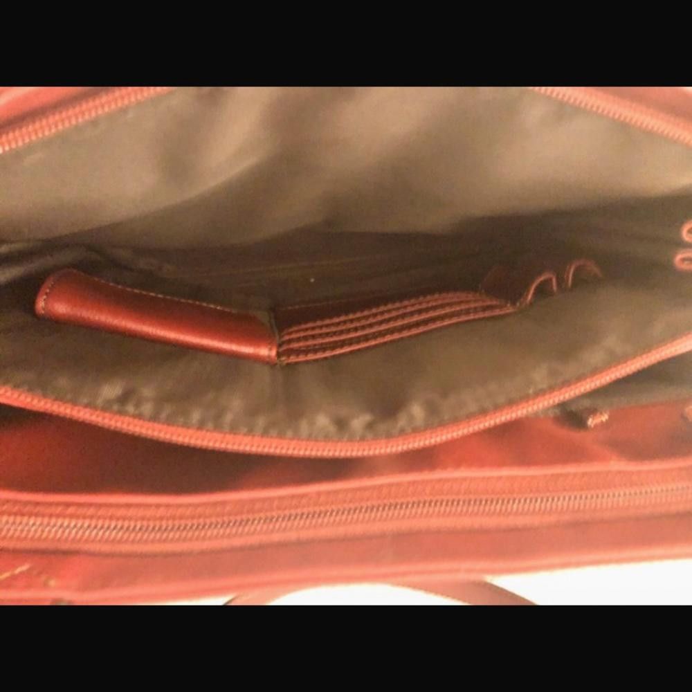 Liz Claiborne medium extendable red bag