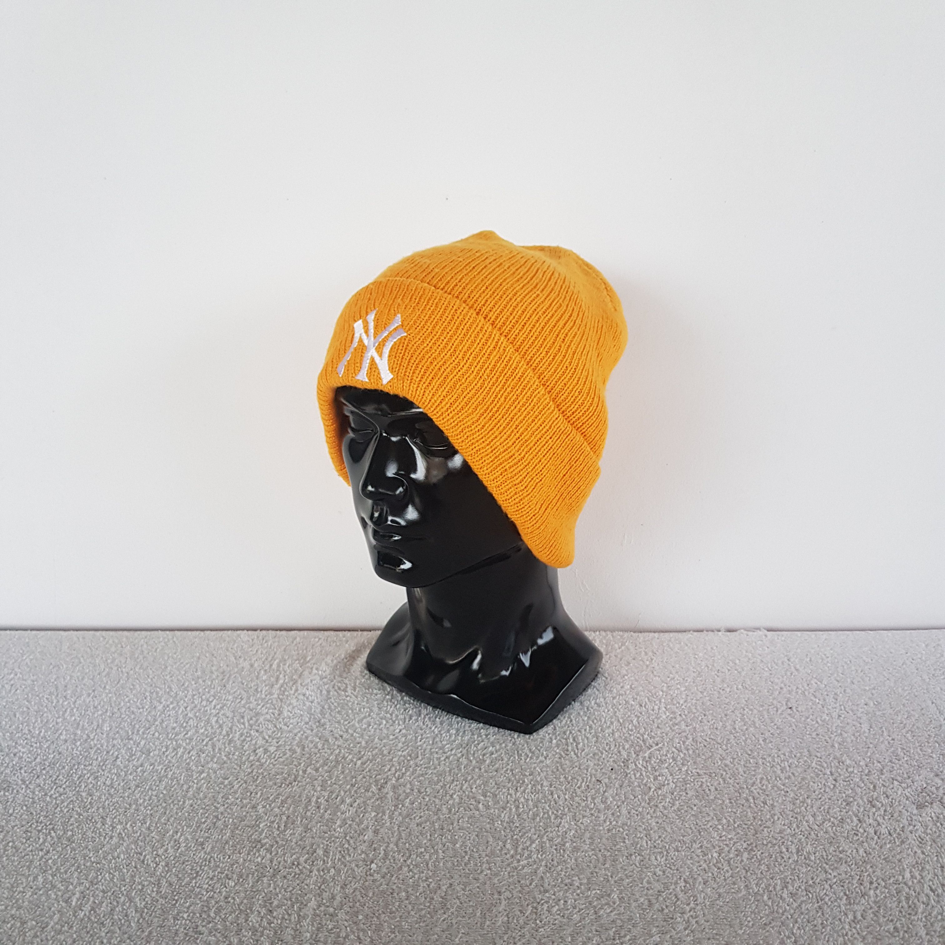 New York Yankees Vintage New York Yankees Beanie MLB Knit Snow Caps Ski Hats. Size ONE SIZE - 2 Thumbnail