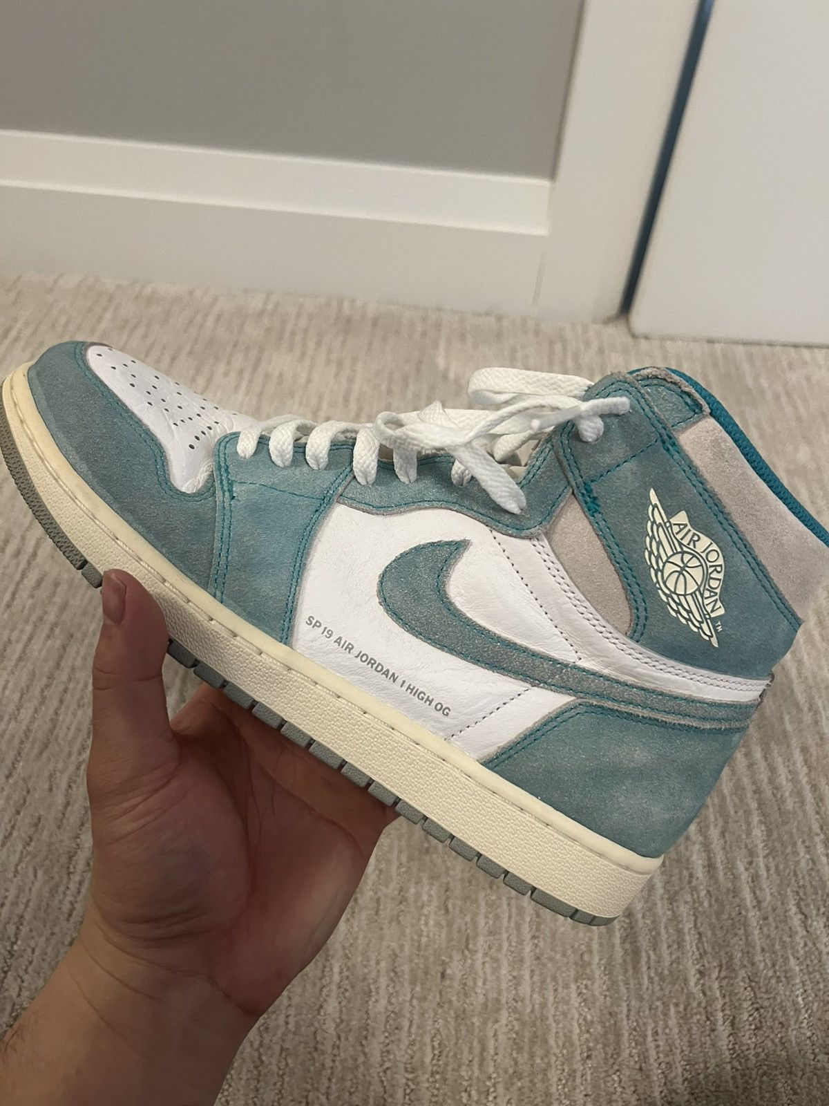 Nike Jordan 1 Retro High Turbo Green Size US 10 / EU 43 - 1 Thumbnail