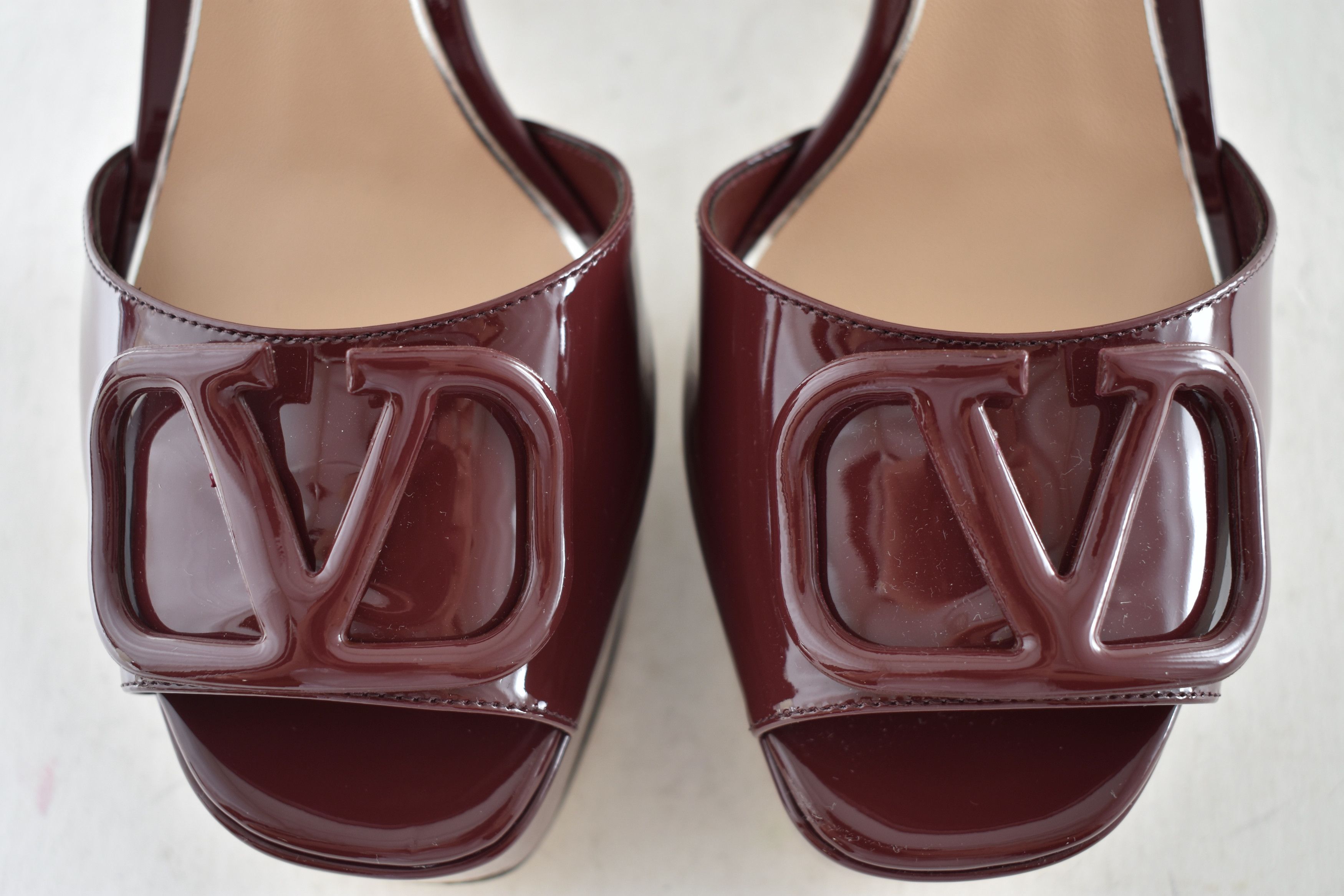 Valentino Valentino VLogo 115mm Burgundy Block Heel Platform Sandal 38 Size US 8 / IT 38 - 8 Thumbnail