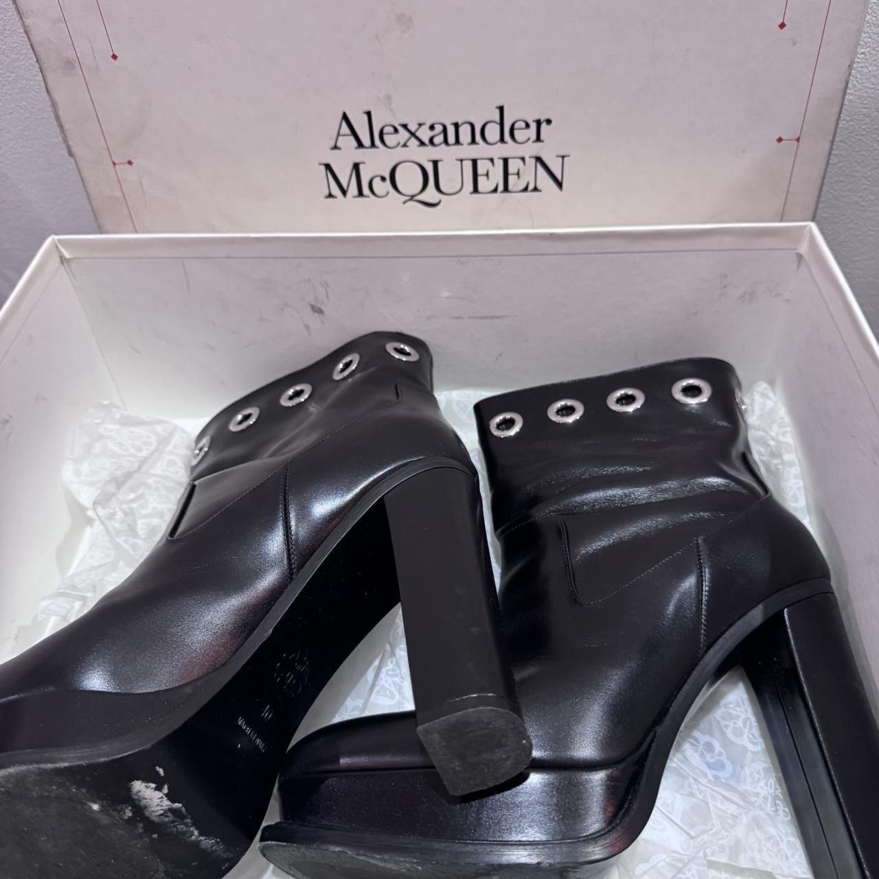Alexander McQueen Alexander Mcqueen Eyelet Detailed Platform Boots Size US 9.5 / IT 39.5 - 3 Thumbnail