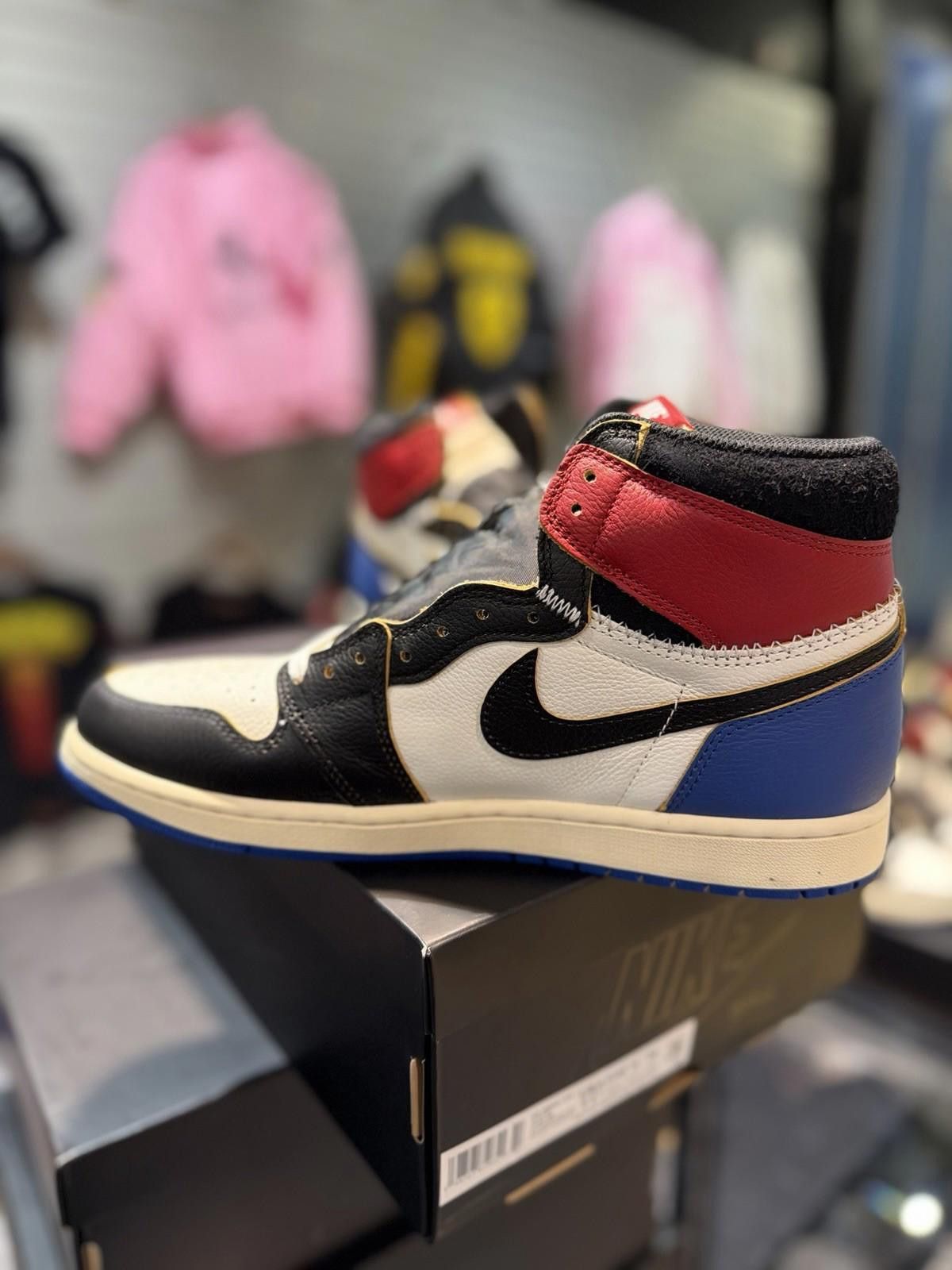 Jordan Brand Air Jordan 1 x Union x Fragment Black and Varsity Red (11.5) Size US 11.5 / EU 44-45 - 10 Thumbnail