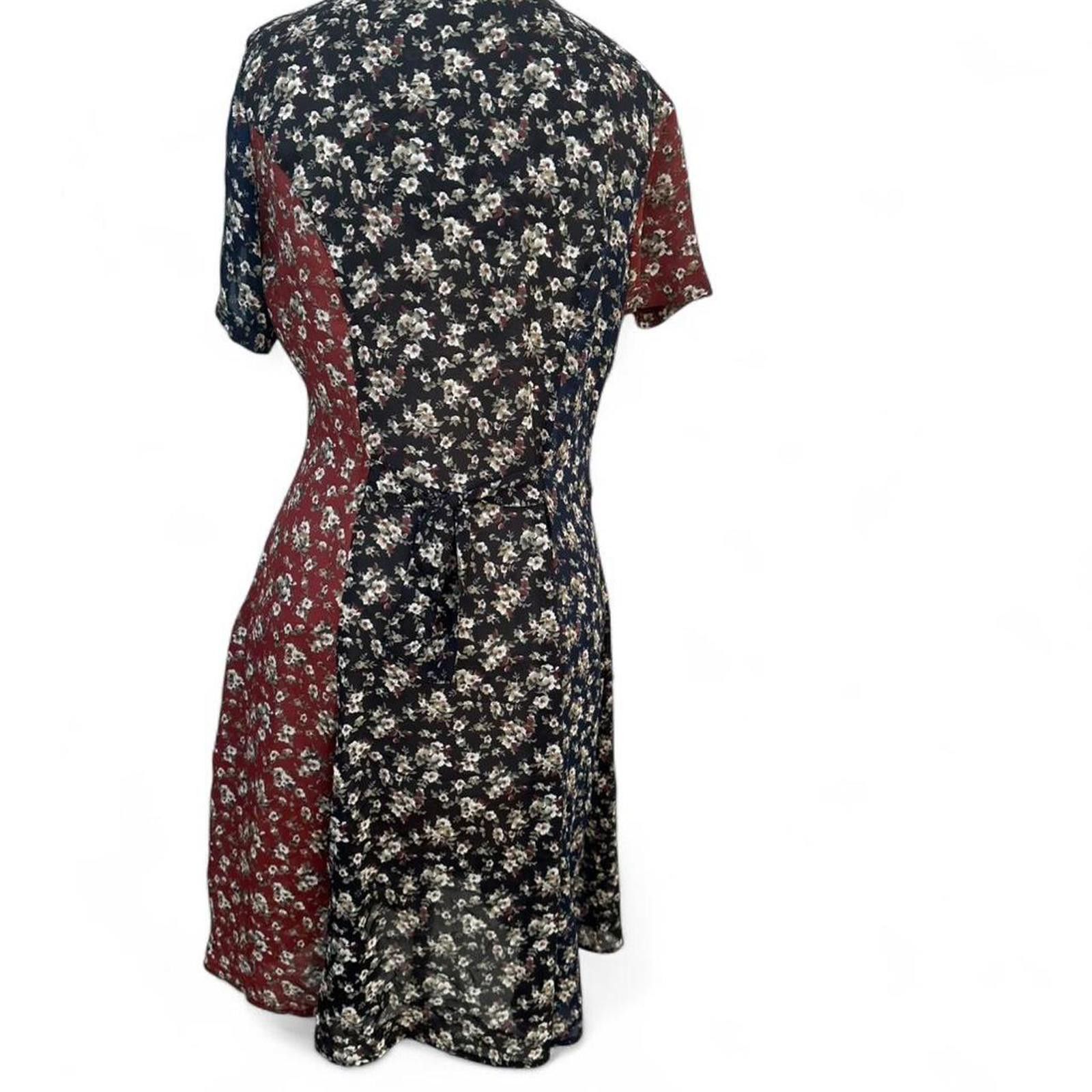 Other Express floral print dress in navy and burgundy, floraldress Size ONE SIZE - 2 Thumbnail