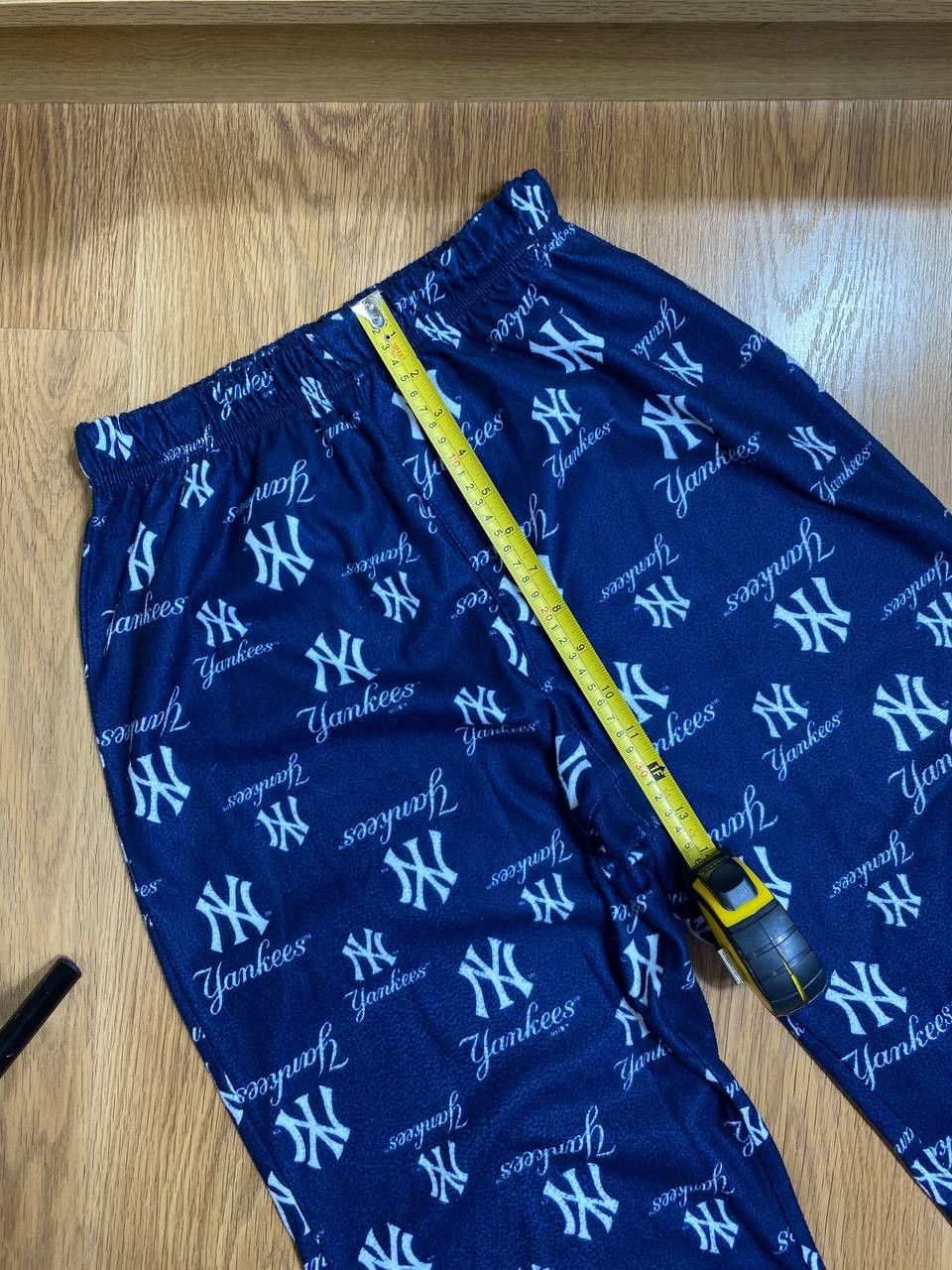 MLB × Vintage Crazy Vintage Baggy Y2K New York Yankees Sweatpants USA Size US 32 / EU 48 - 5 Thumbnail