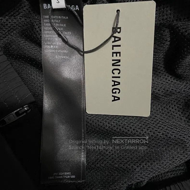 Balenciaga Balenciaga Lettering Print High Collar Zipper Long Sleeve Size US S / EU 44-46 / 1 - 3 Thumbnail