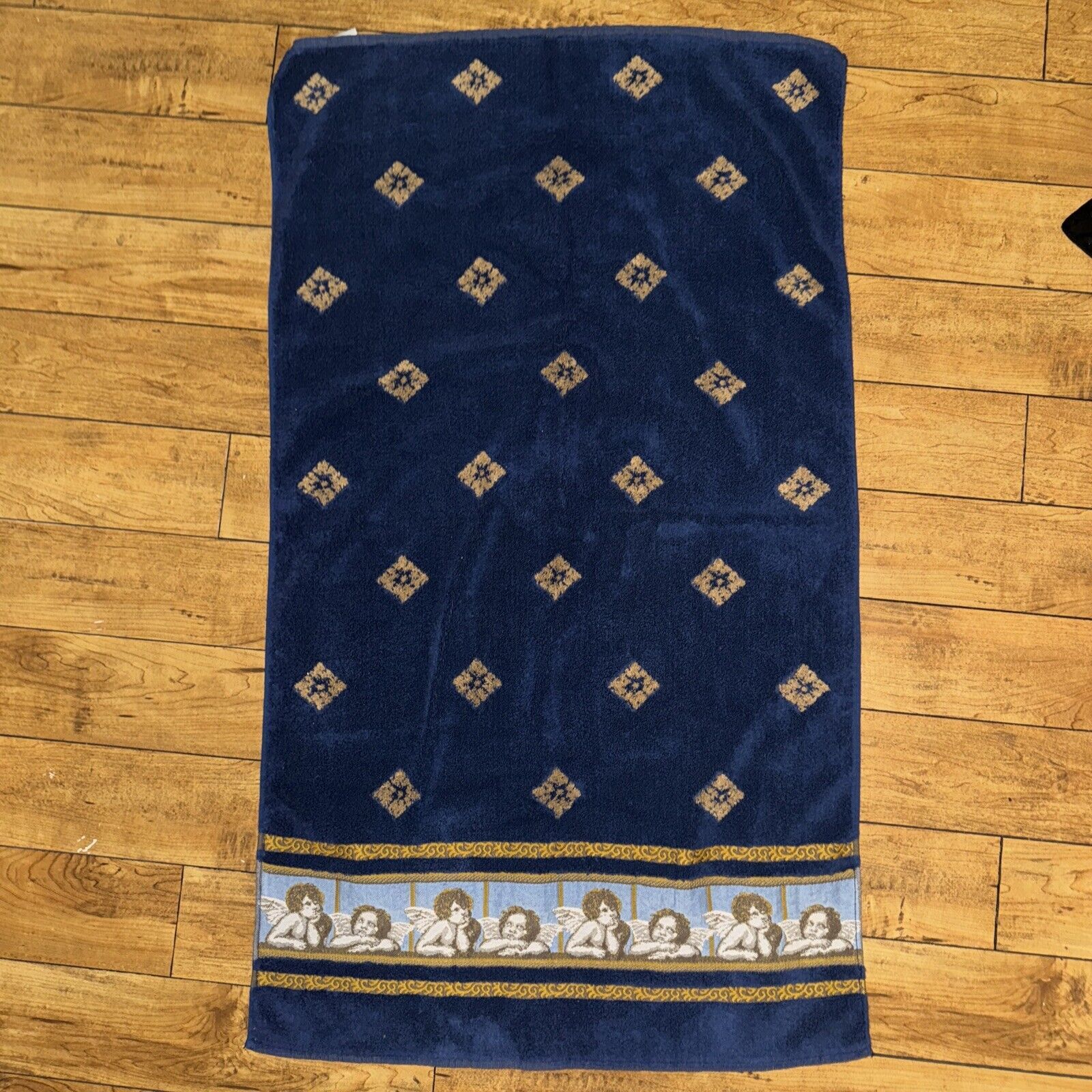 Other Made In USA Home Trends Angels Sitting Towel 27x47 Size ONE SIZE - 1 Thumbnail