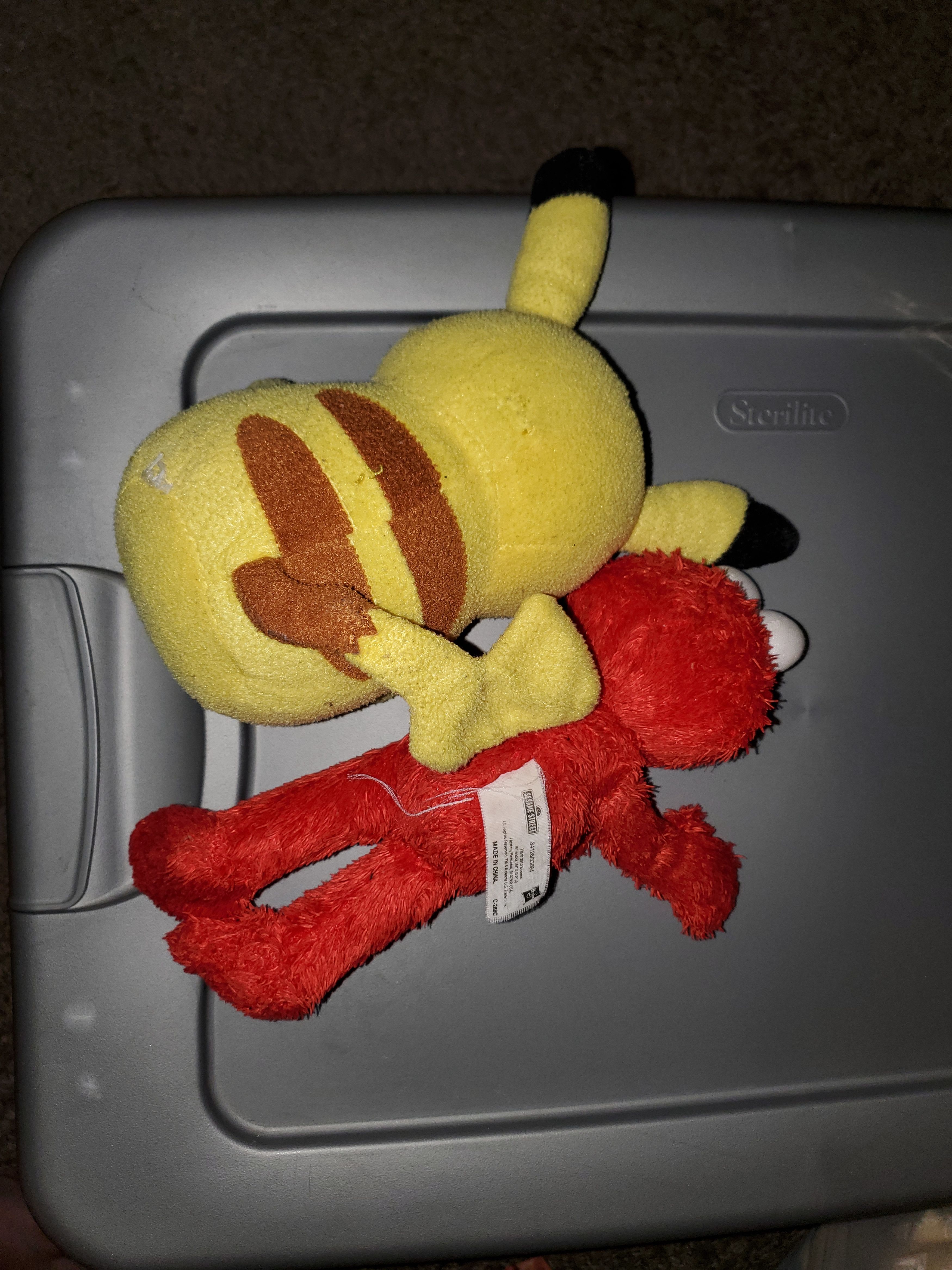 Vintage Vintage duo of Pikachu + Elmo Size ONE SIZE - 2 Thumbnail