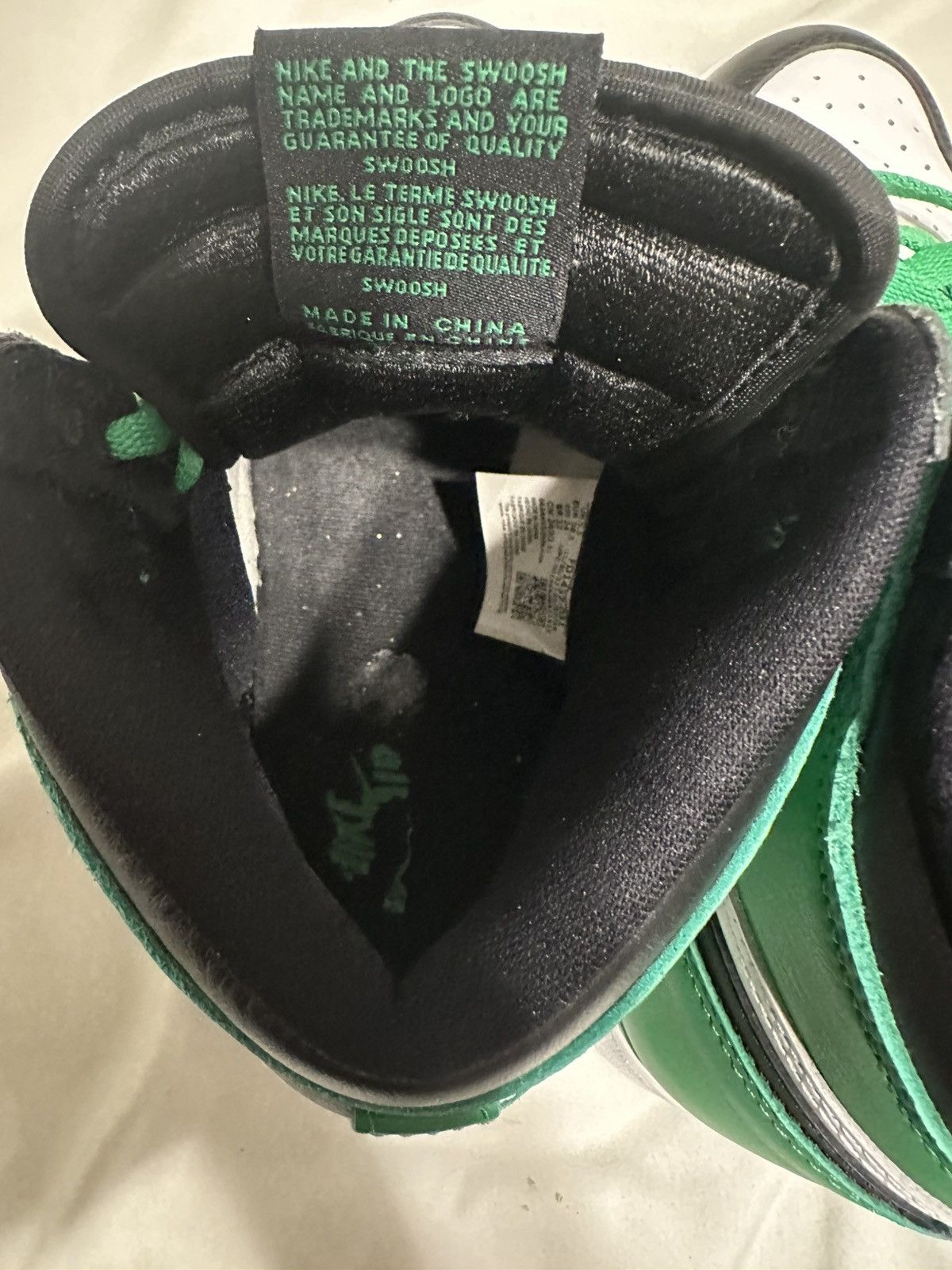 Nike Air Jordan 1 Retro High OG GS Lucky Green Size US 6 / EU 39 - 6 Thumbnail