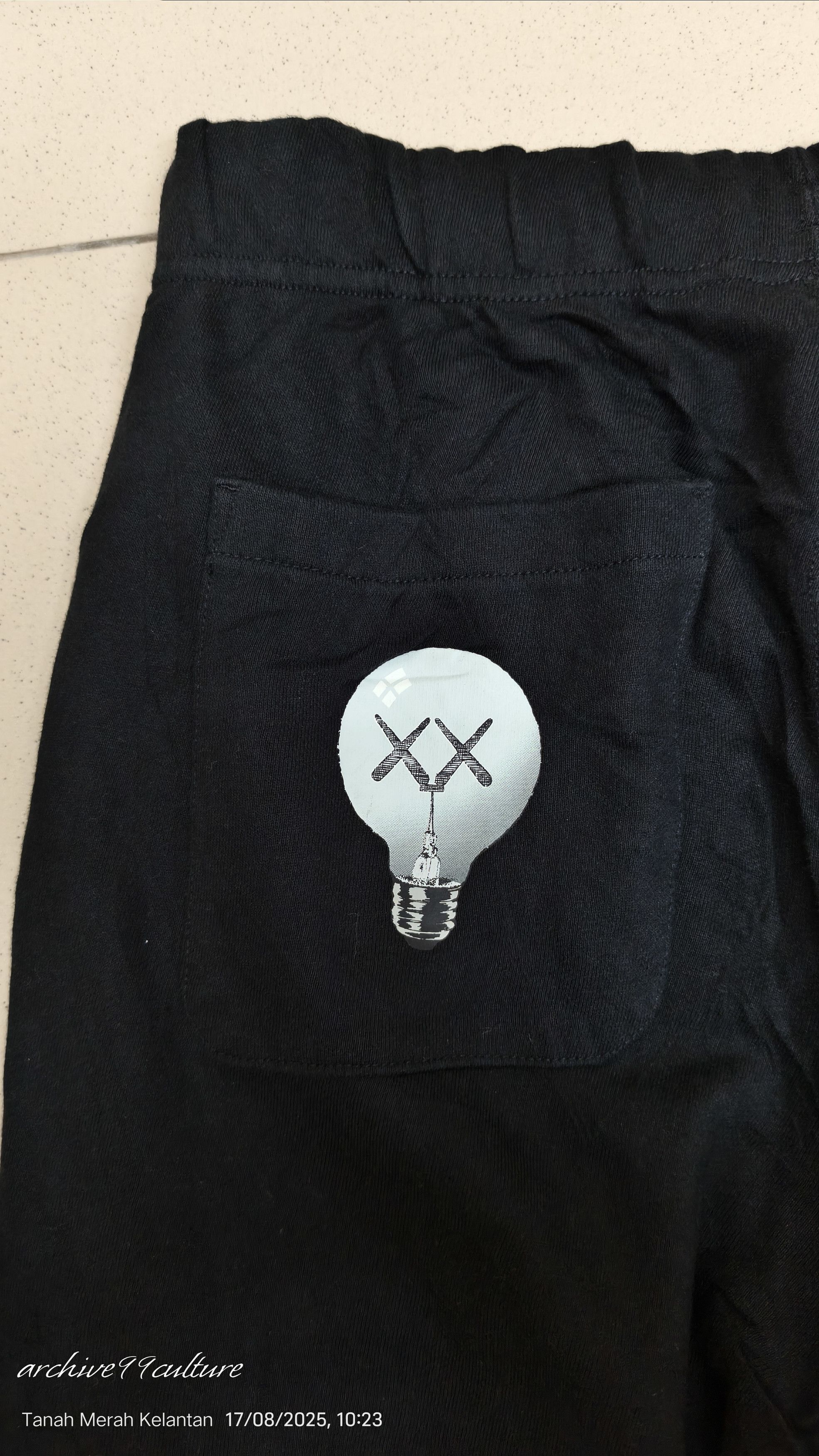 Andy Warhol × Kaws × Uniqlo Aw2024 UT x Kaws x Andy Warhol sweatpants Size US 30 / EU 46 - 9 Thumbnail