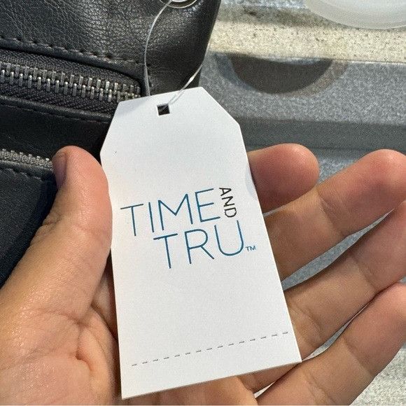 Other NWT TIME AND TRU ADJUSTABLE SHOULDER STRAP GRAY HANDBAG Size ONE SIZE - 4 Thumbnail