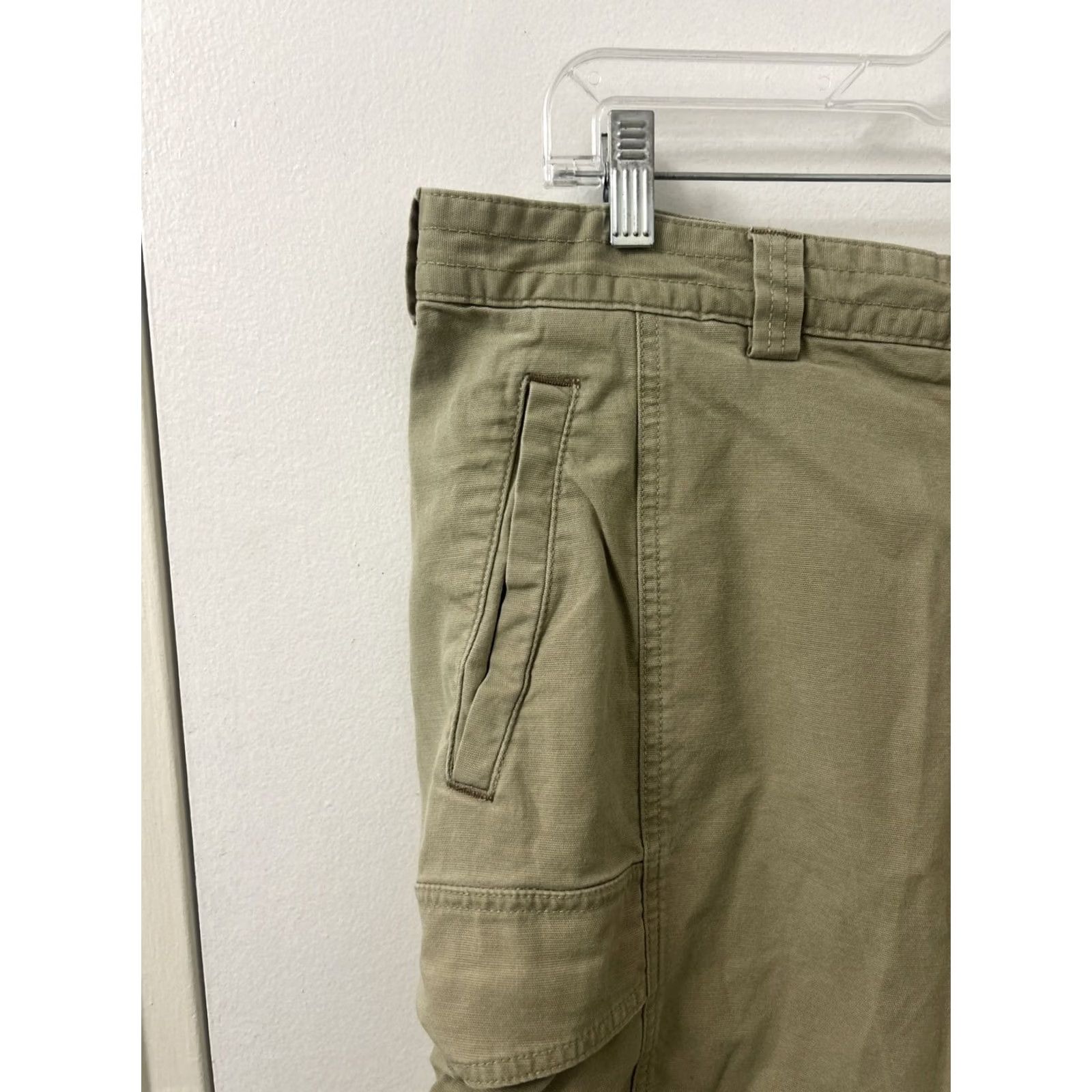 Tommy Bahama Tommy Bahama Cargo Shorts Mens Size 34 Brown Pockets 9” Inseam Casual Travel Short Shirt? Size US 34 / EU 50 - 6 Thumbnail