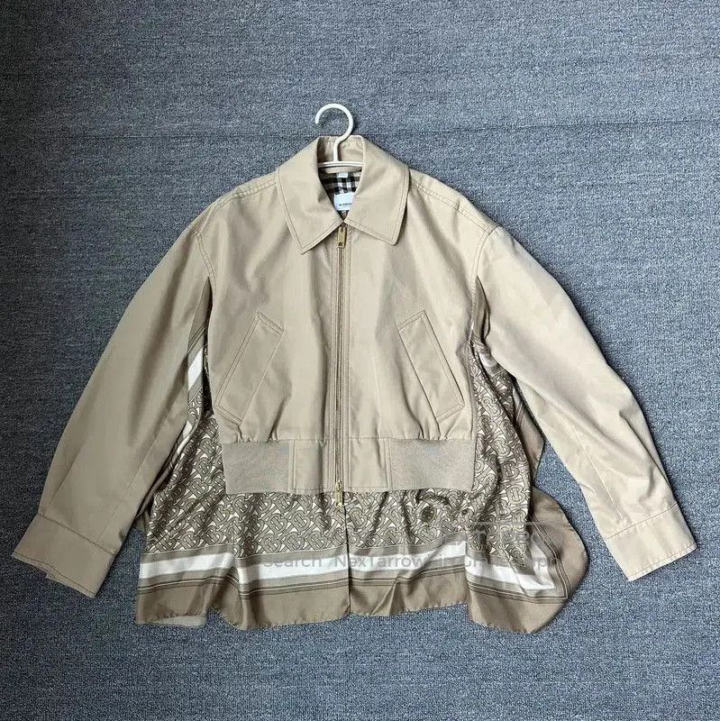 Burberry Burberry Spring Autumn Khaki Cotton Jacket. Size S / US 4 / IT 40 - 1 Thumbnail
