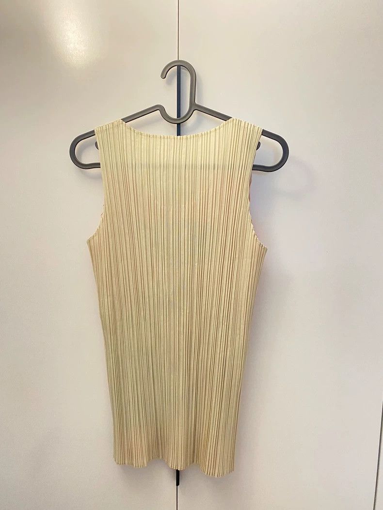 Issey Miyake Issey Miyake size:3 Summer ice cream pleated vest Size XS / US 0-2 / IT 36-38 - 2 Thumbnail
