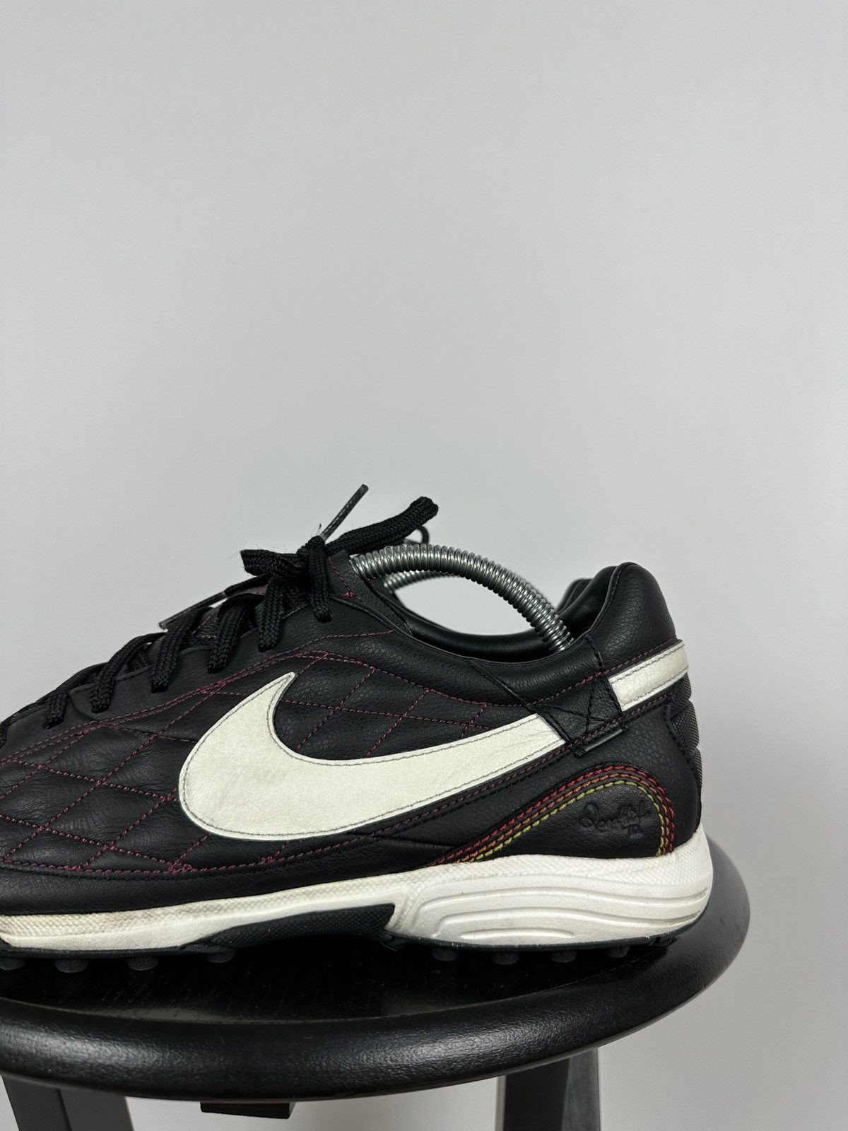 Nike 2008 Nike Tiempo R10 Ronaldinho Leather Football Shoes Size US 10 / EU 43 - 15 Thumbnail