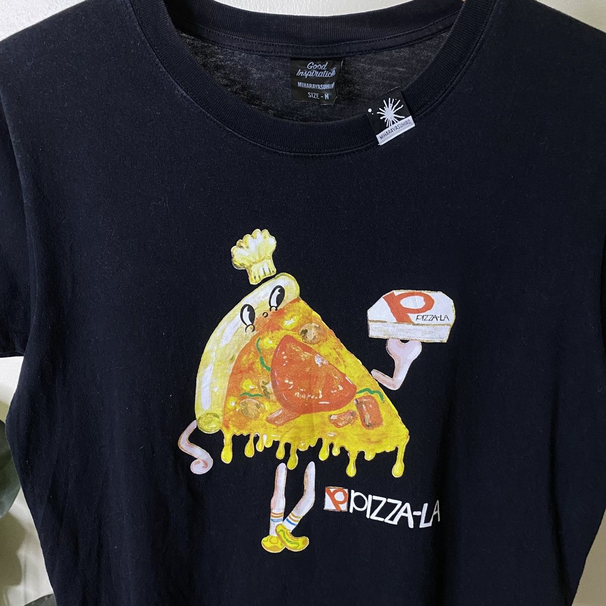 GU × Maison MIHARA YASUHIRO Good Inspiration Pizza LA Graphic T Shirt Size US M / EU 48-50 / 2 - 2 Thumbnail